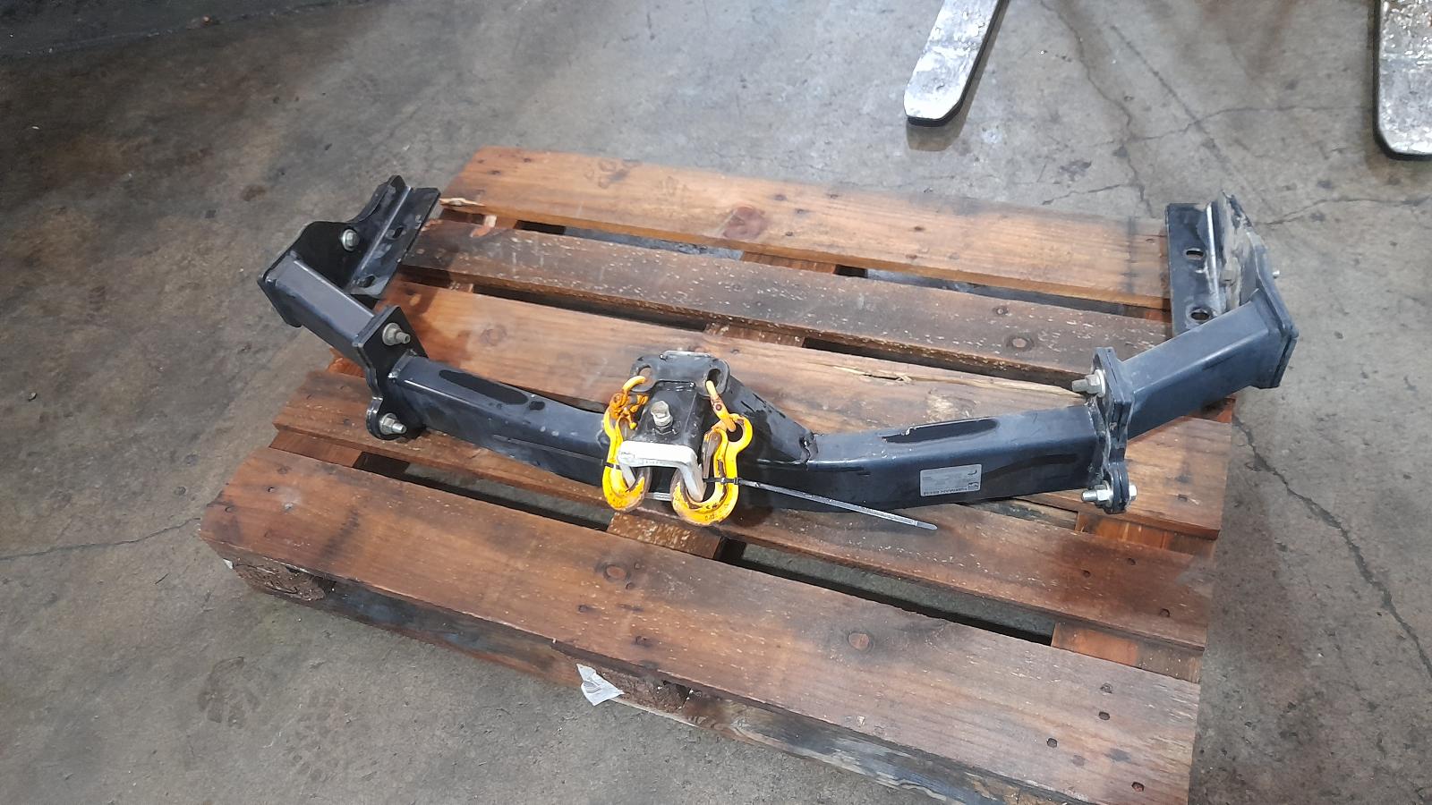 View Auto part Towbar Toyota Kluger 2015