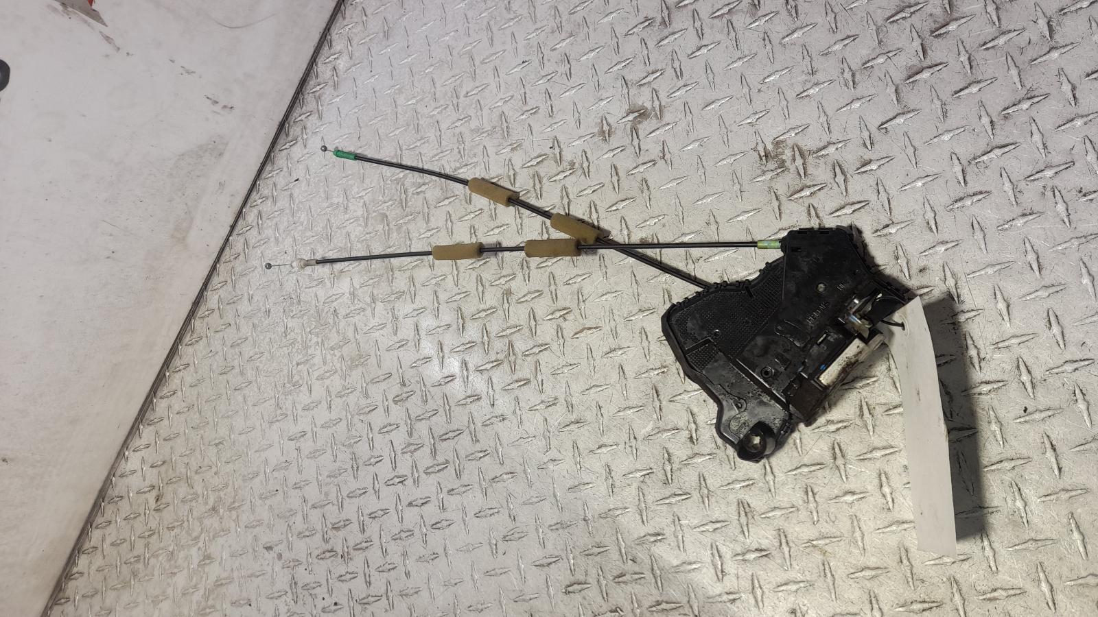 View Auto part Door/Boot/Gate Lock Toyota Camry 2014