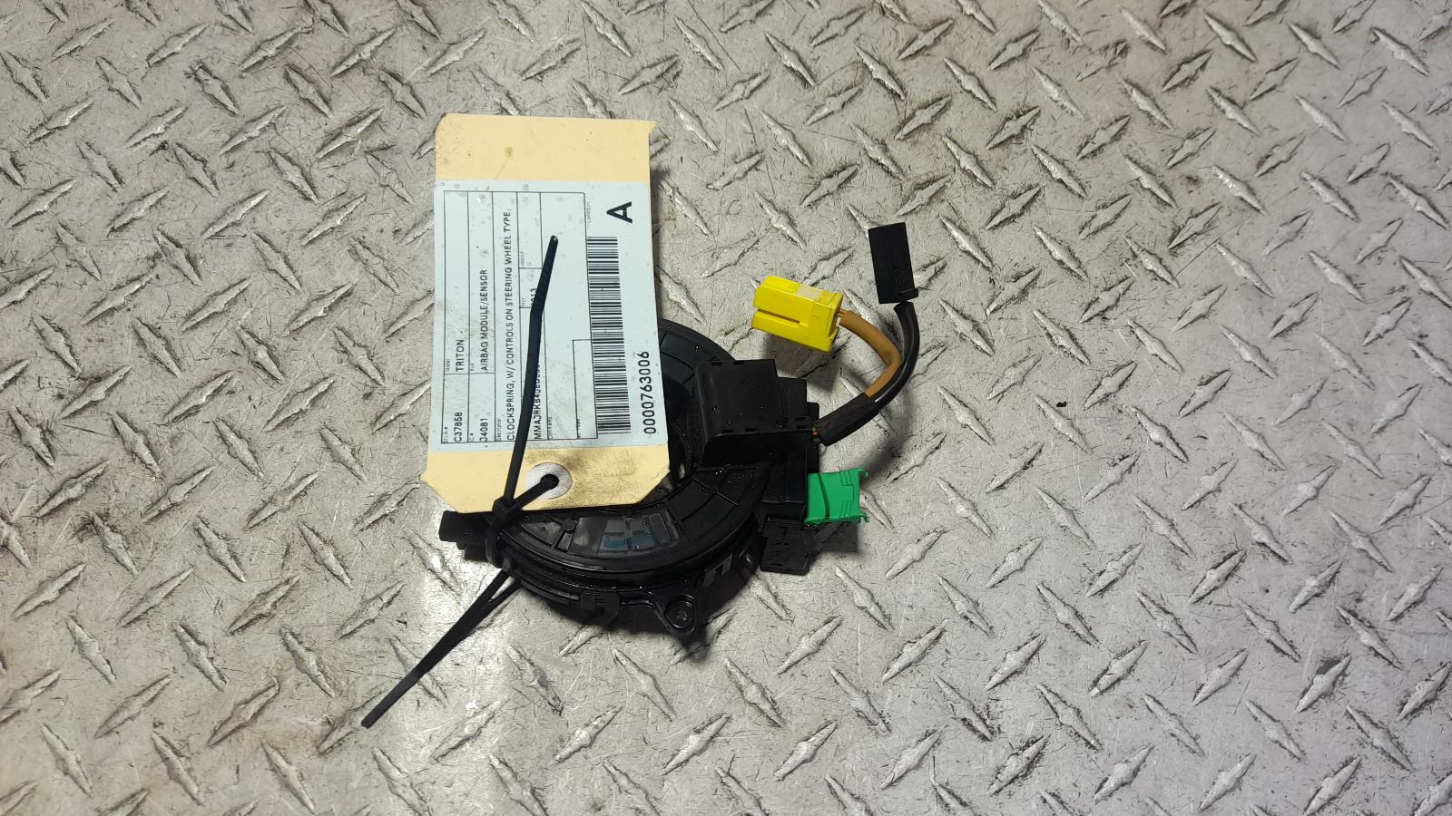View Auto part Airbag Module/Sensor Mitsubishi Triton 2013