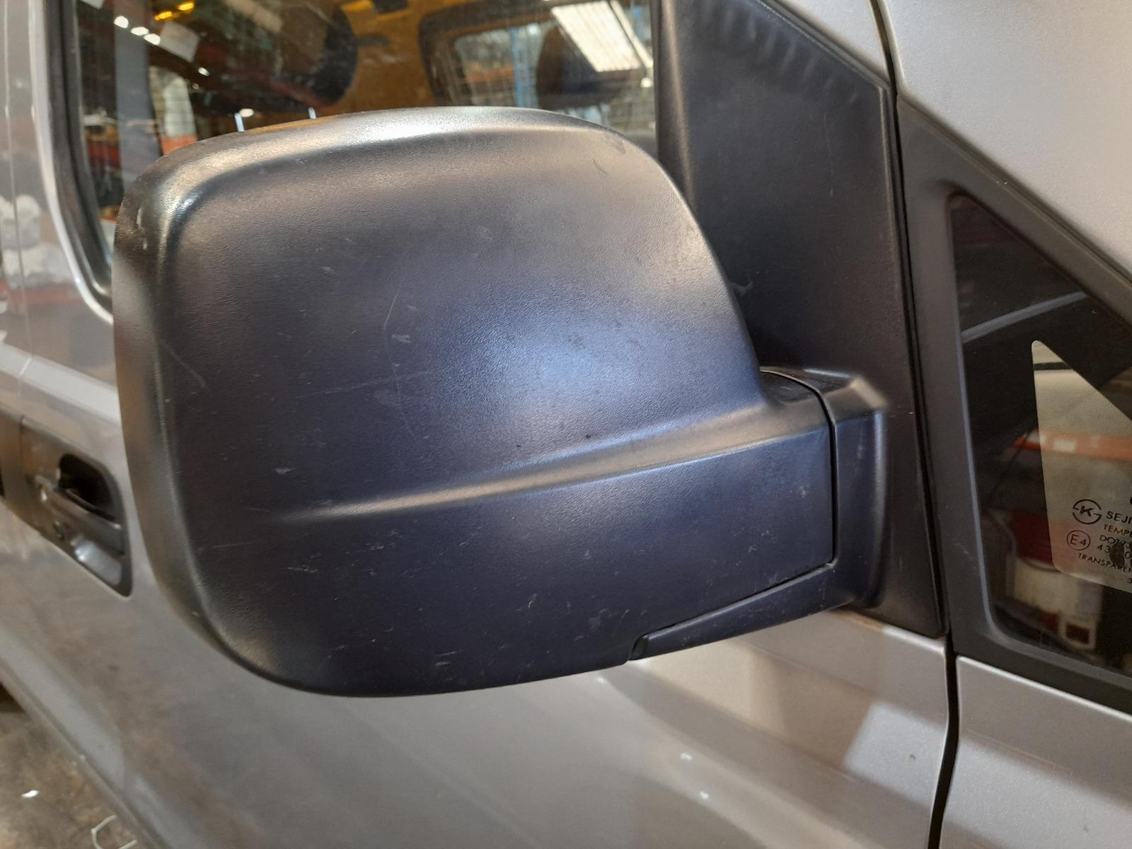 View Auto part Right Door Mirror Hyundai Iload/imax 2013
