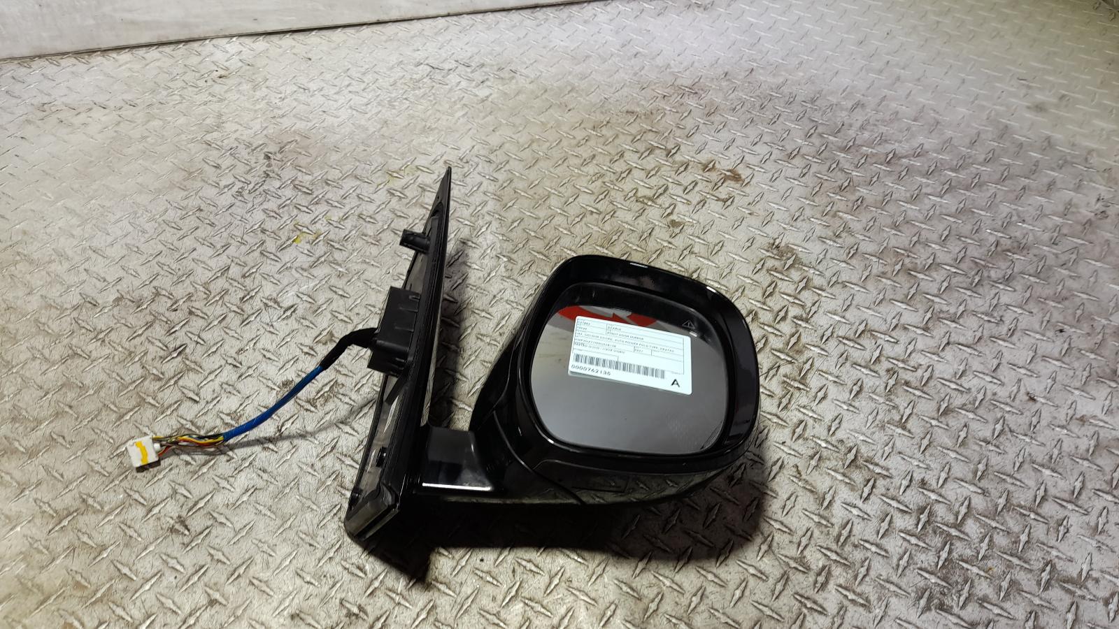 View Auto part Right Door Mirror Hyundai Staria 2021