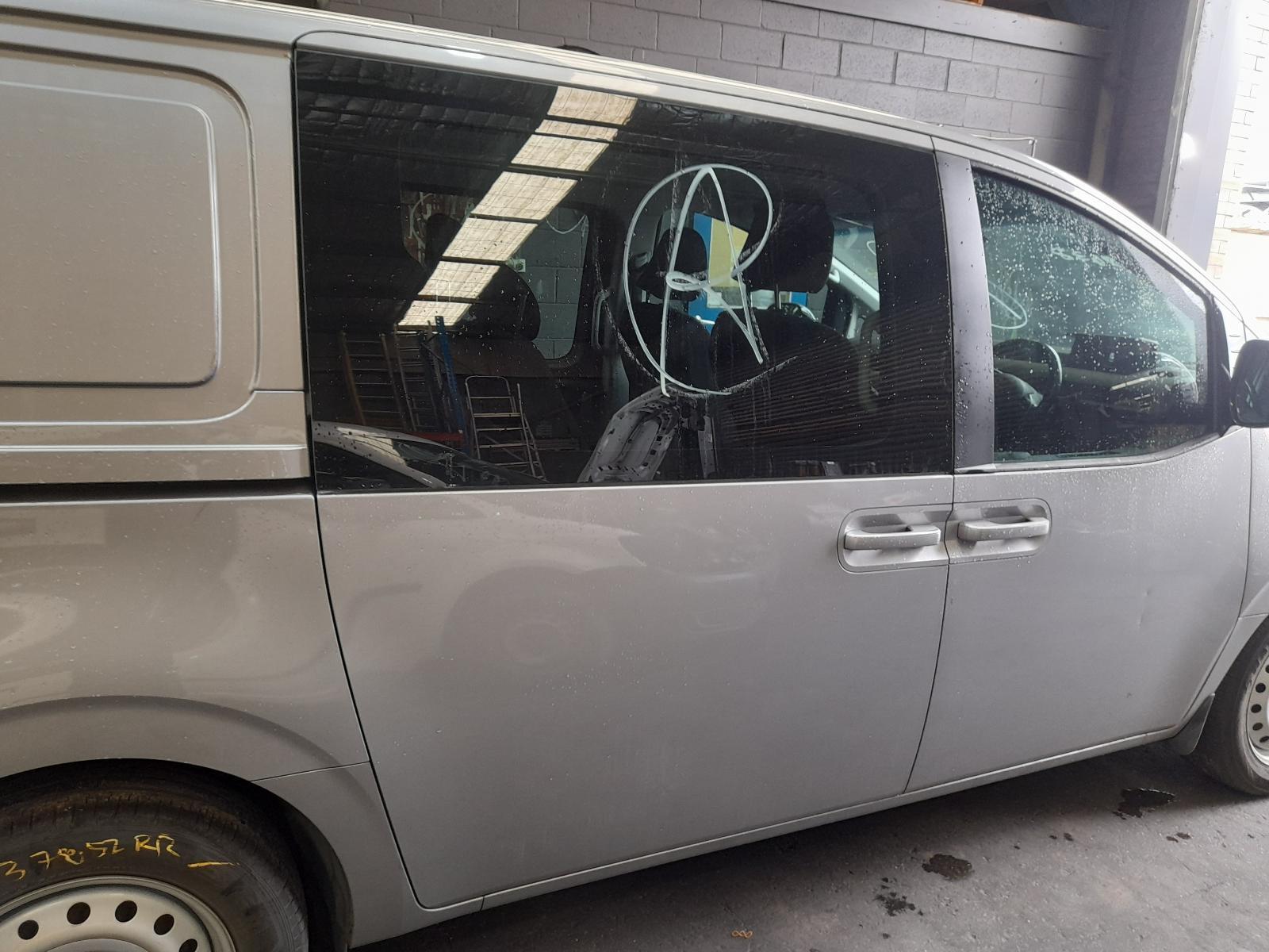 View Auto part Right Rear Door Sliding Hyundai Staria 2021