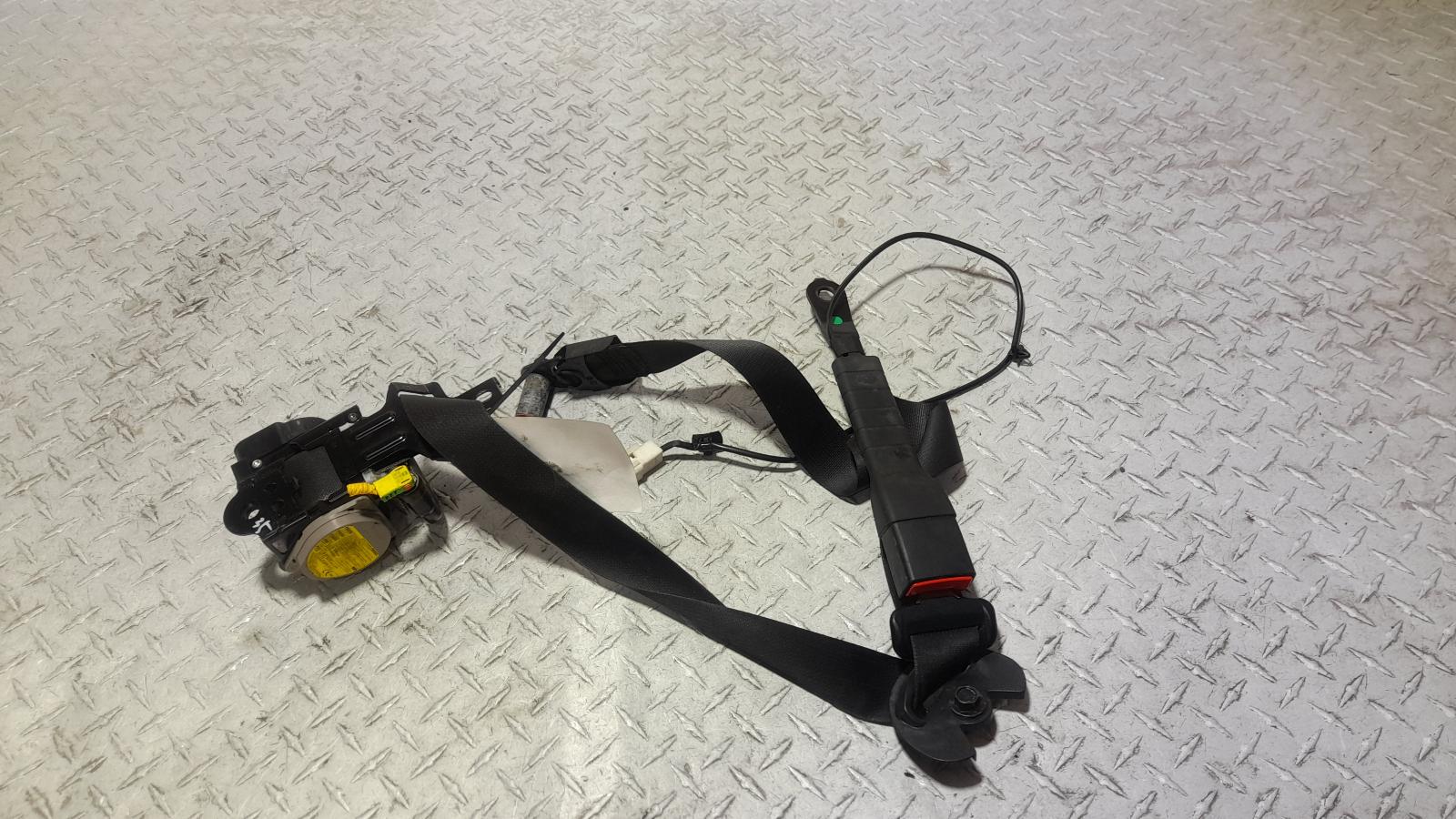View Auto part Seatbelt/Stalk Hyundai Staria 2021