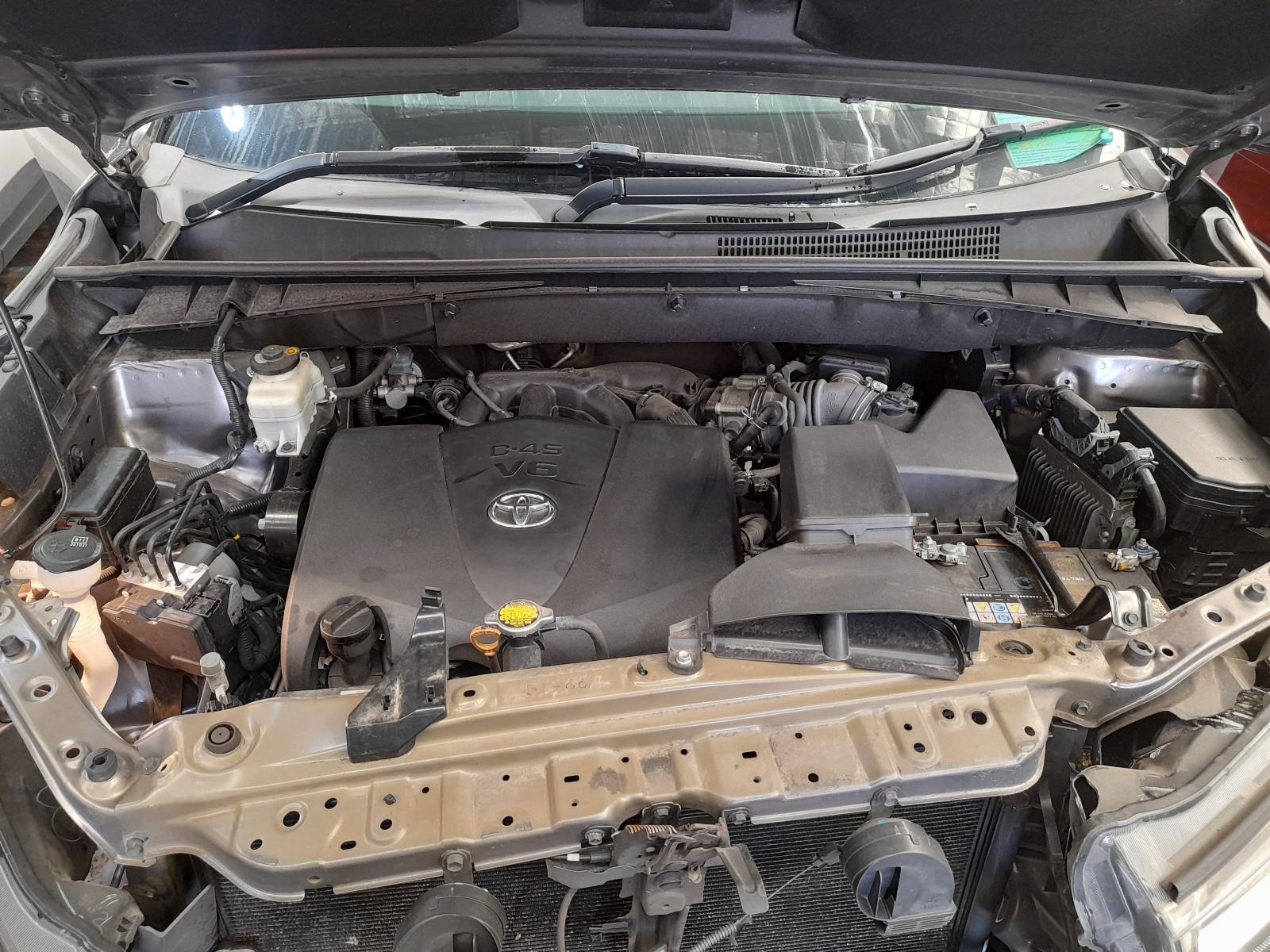 View Auto part Engine Toyota Kluger 2017