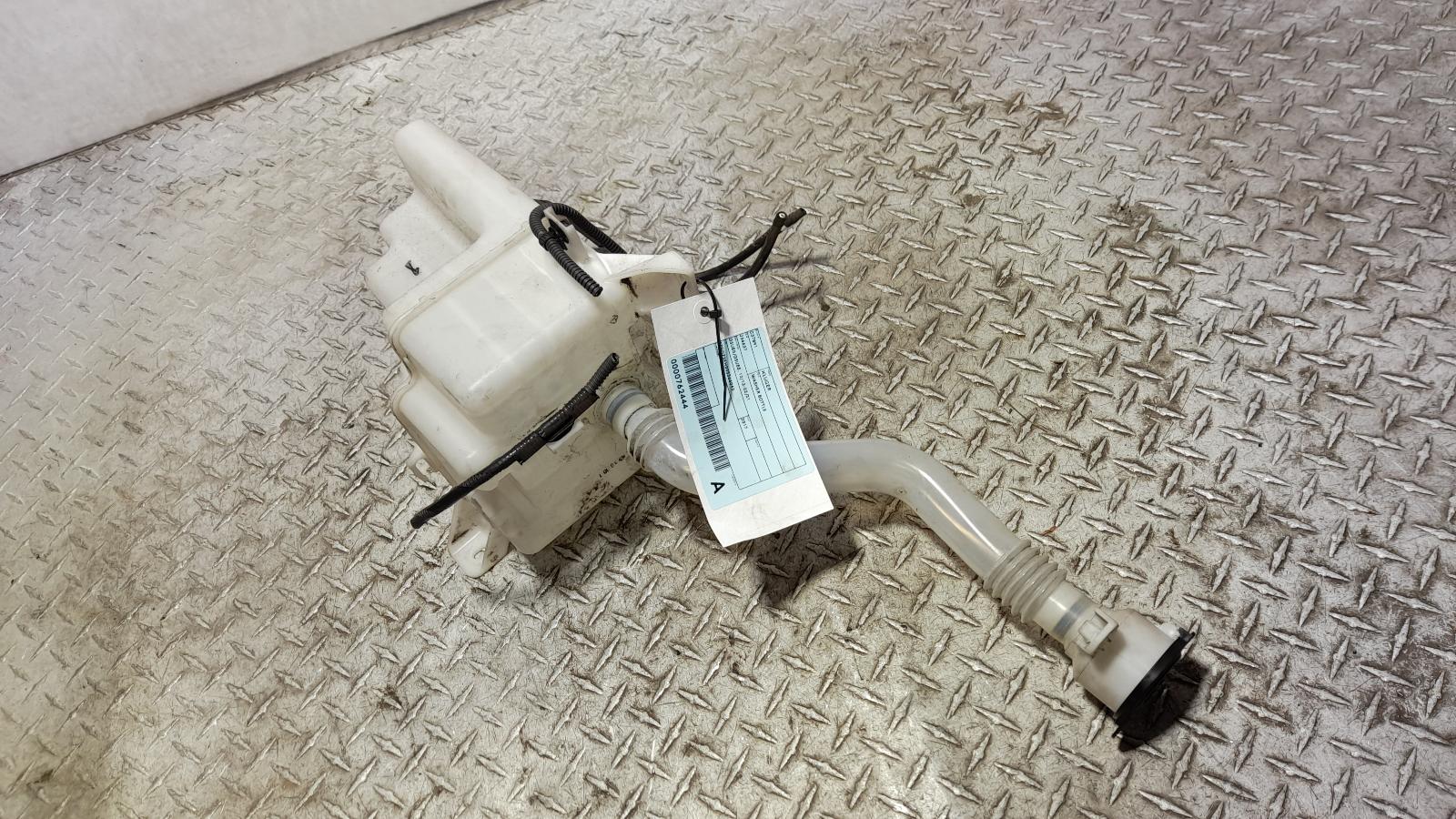 View Auto part Washer Bottle Toyota Kluger 2017