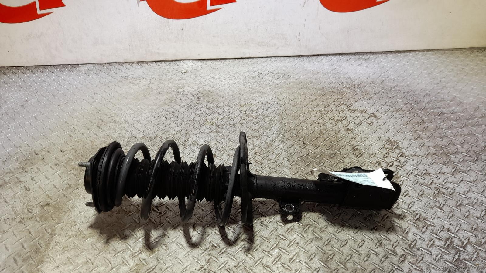 View Auto part Right Front Strut Toyota Kluger 2017