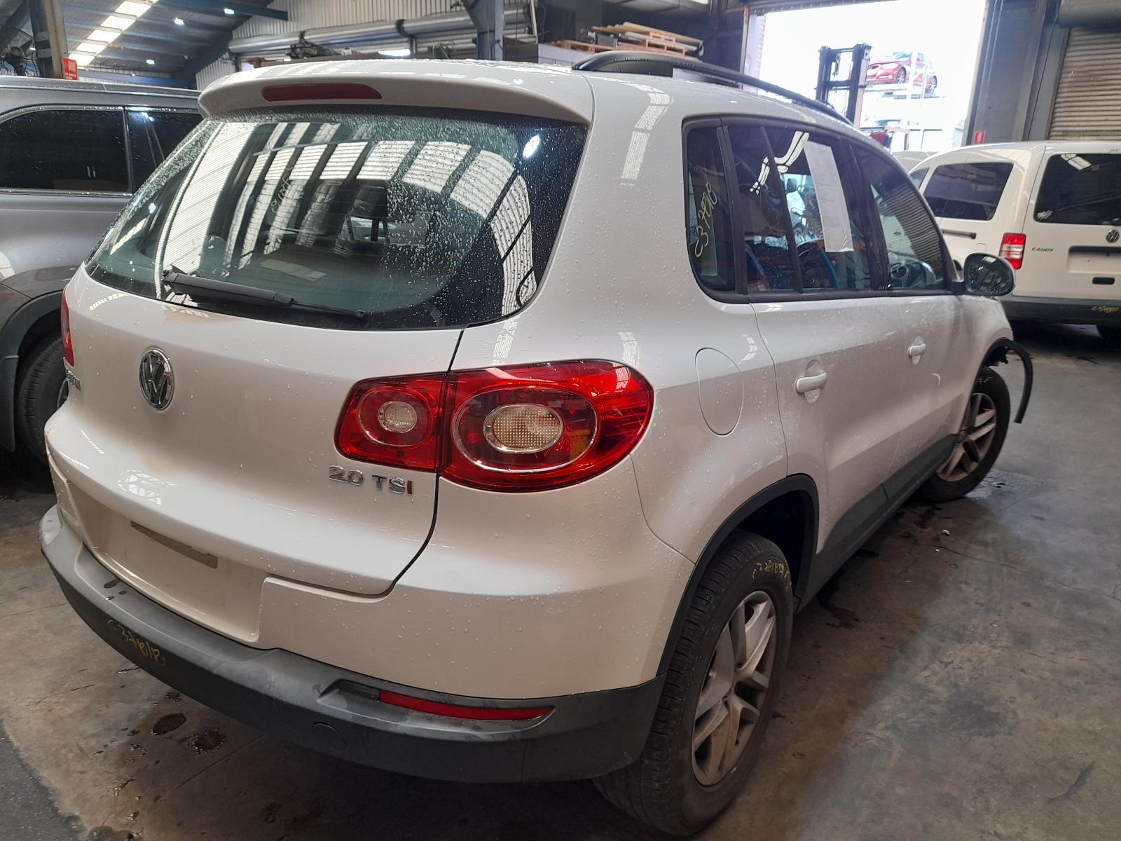 View Auto part Trans/Gearbox Volkswagen Tiguan 2010