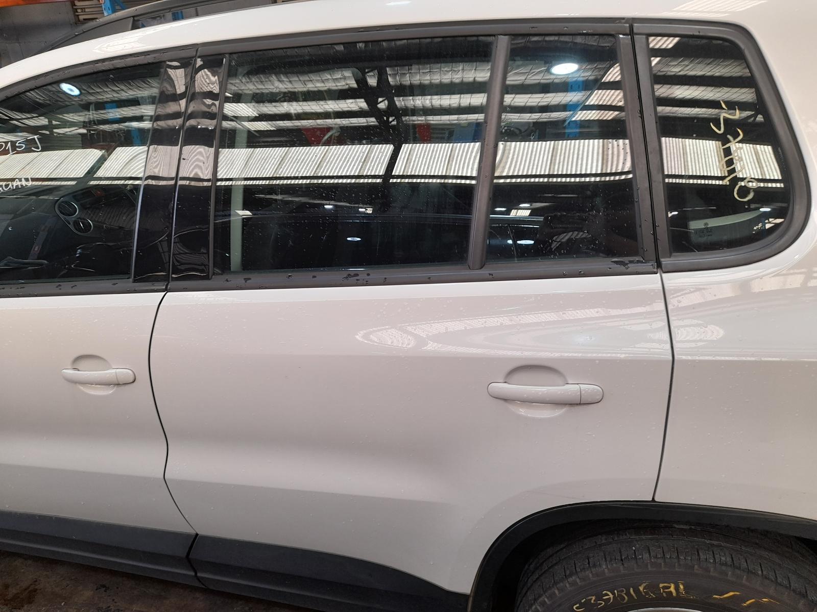 View Auto part Left Rear Door/Sliding Volkswagen Tiguan 2010