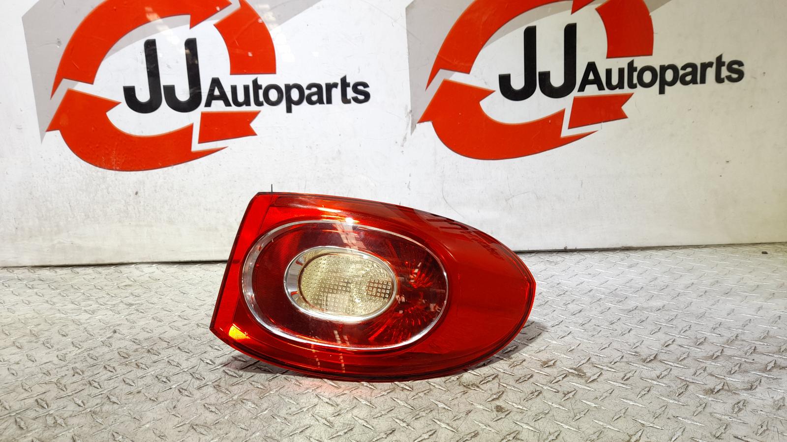 View Auto part Right Taillight Volkswagen Tiguan 2010