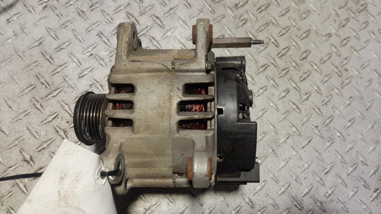 View Auto part Alternator Volkswagen Caddy 2013