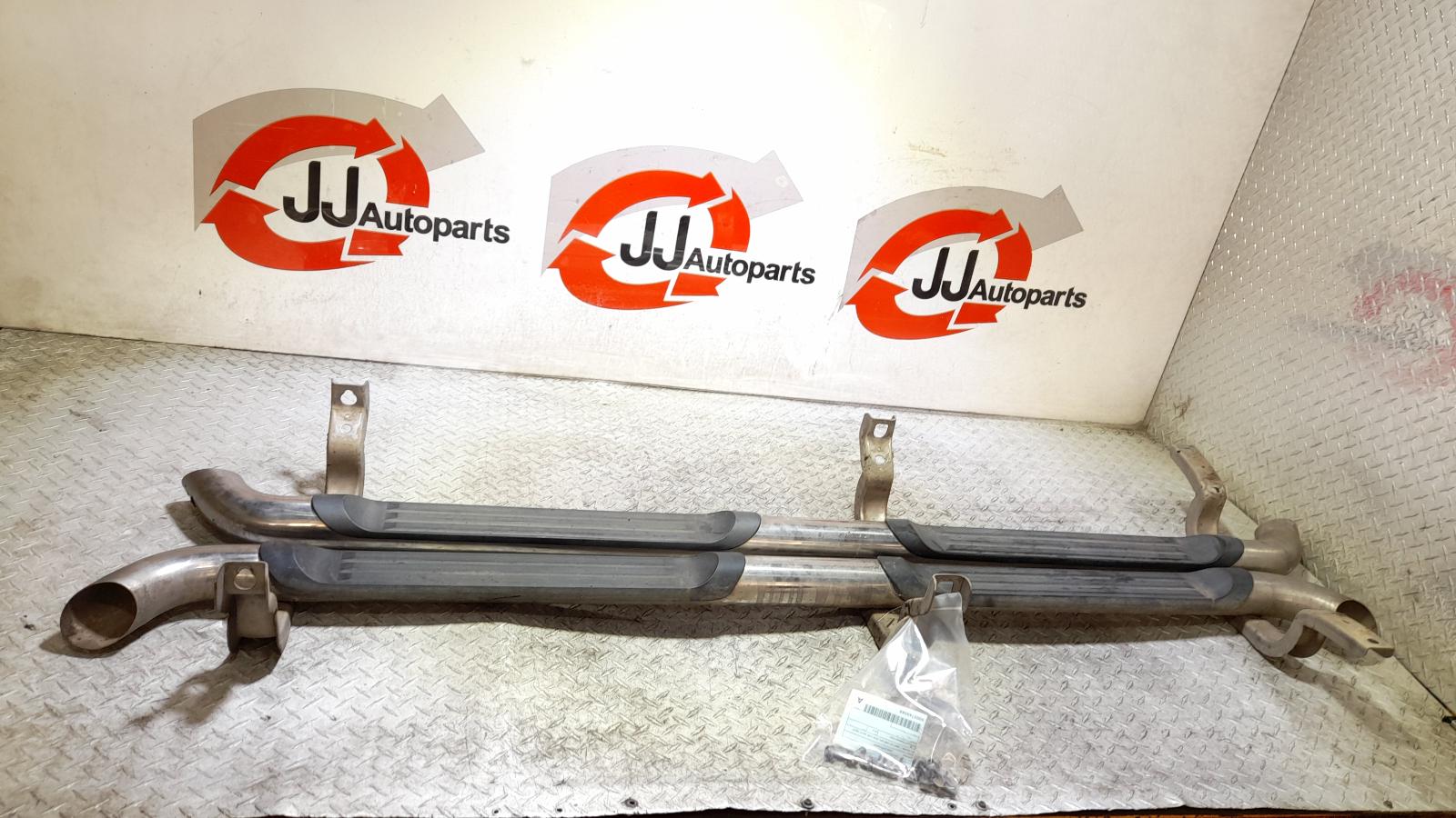View Auto part Side Step/Skirt Ford Ranger 2014