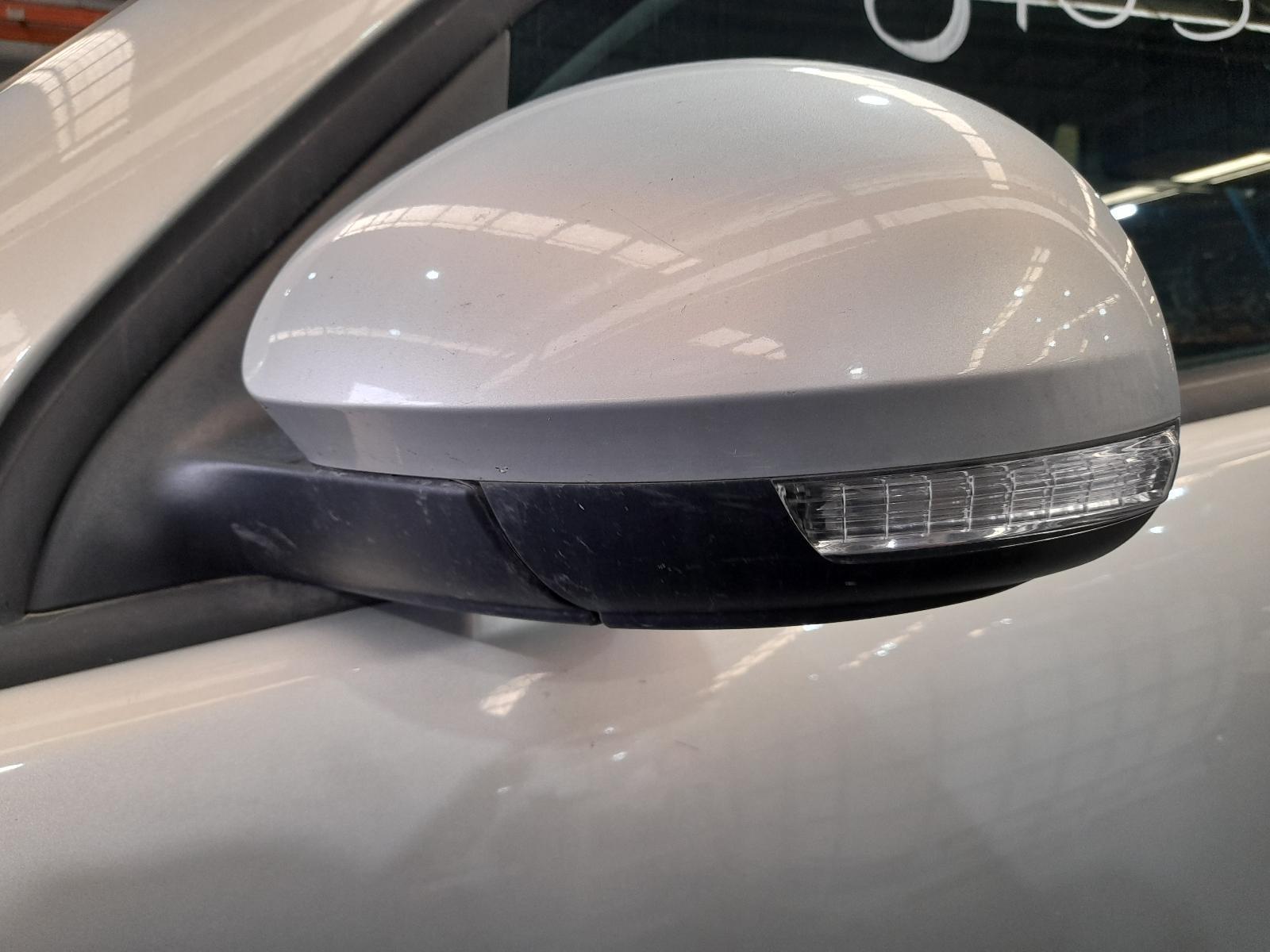 View Auto part Left Door Mirror Volkswagen Tiguan 2010