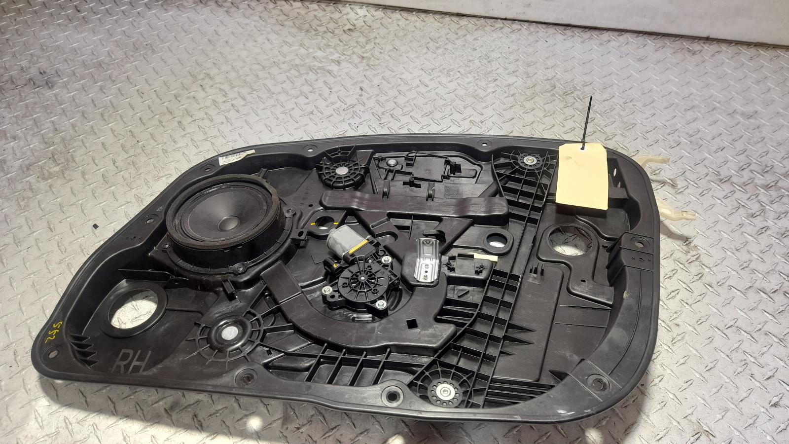 View Auto part Right Front Window Reg/Motor Hyundai I30 2016