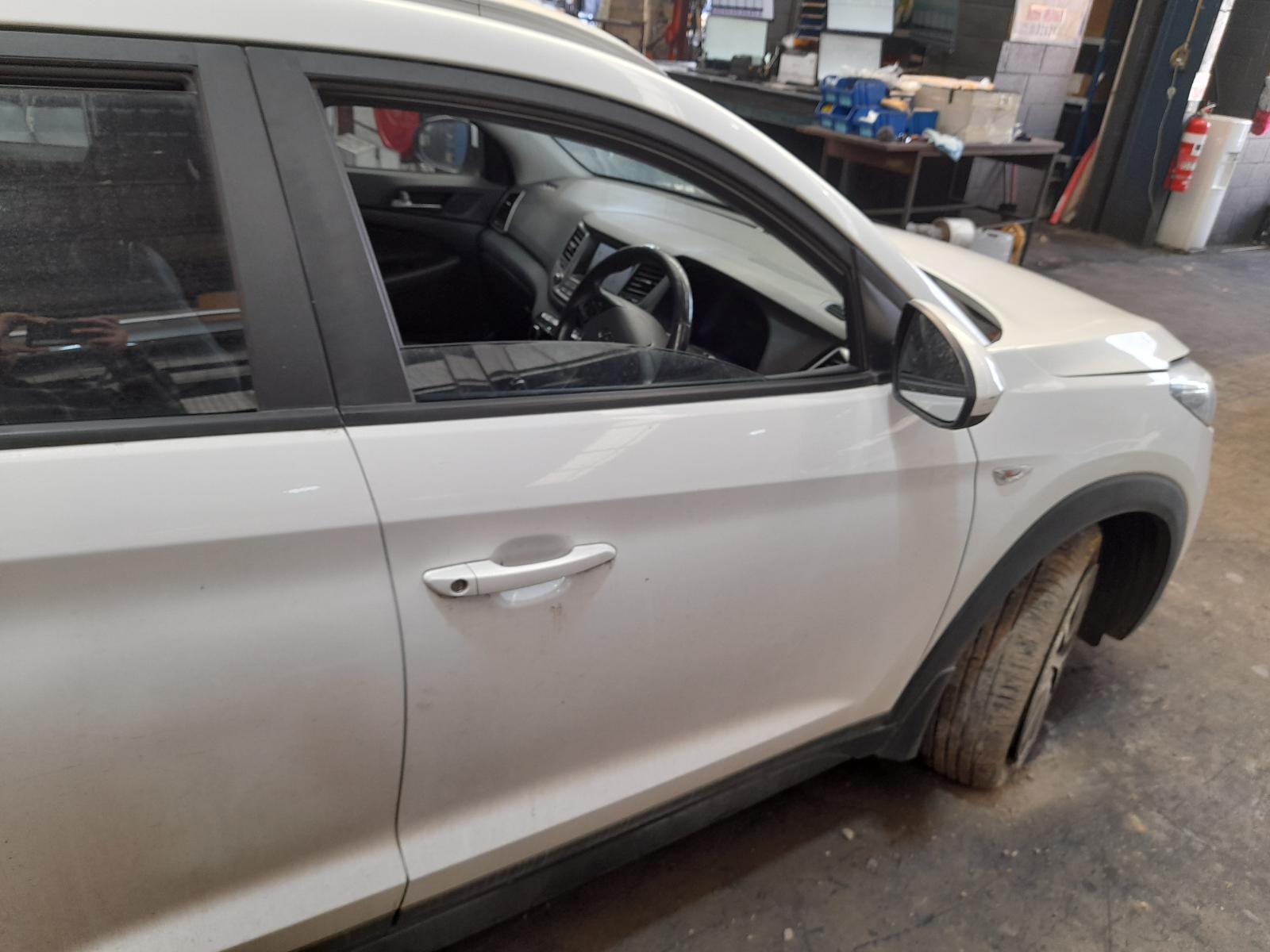 View Auto part Right Front Door Hyundai Tucson 2016