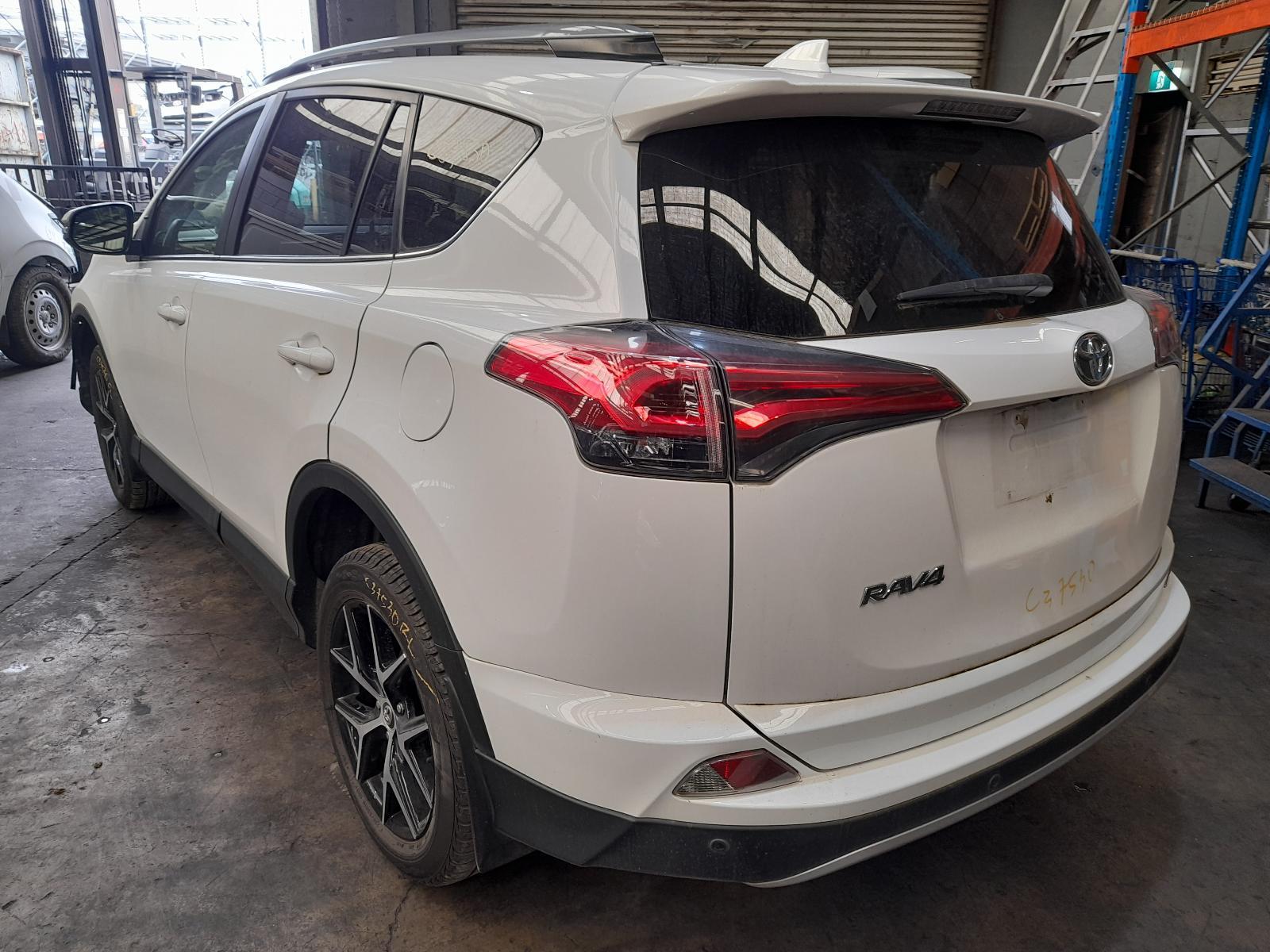 View Auto part Trans/Gearbox Toyota Rav4 2016