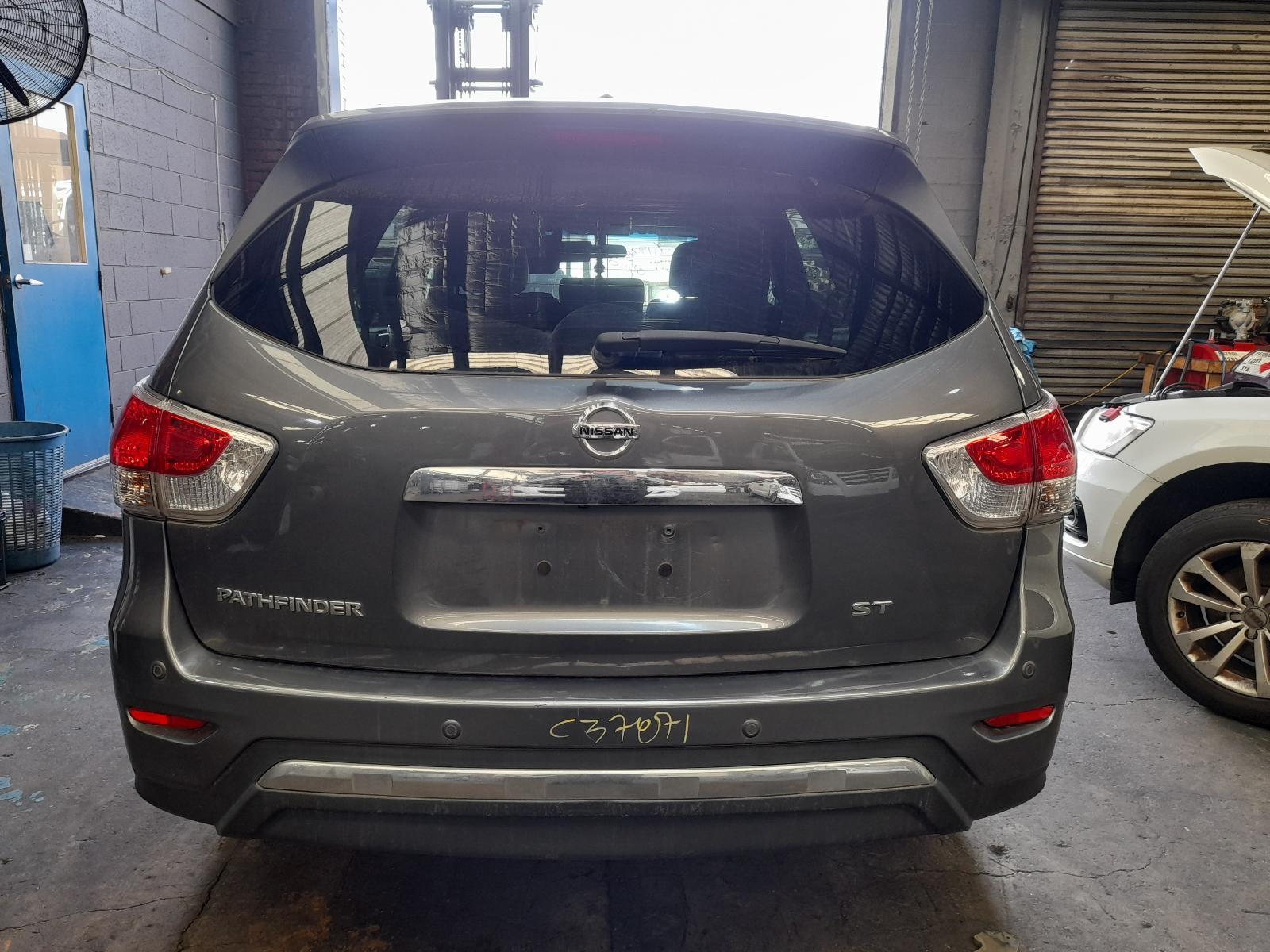 View Auto part Bootlid/Tailgate Nissan Pathfinder 2015