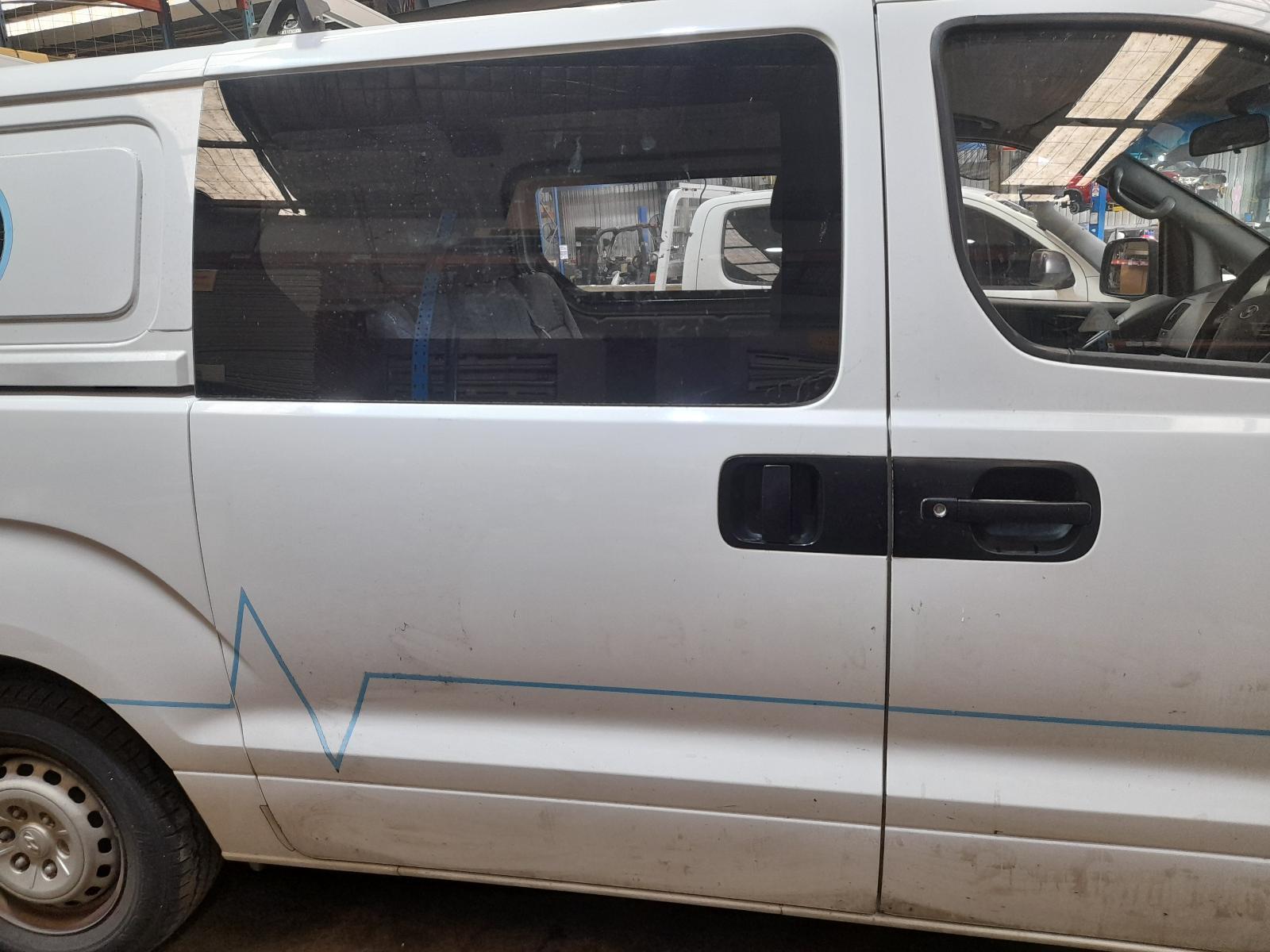 View Auto part Right Rear Door Sliding Hyundai Iload/imax 2015
