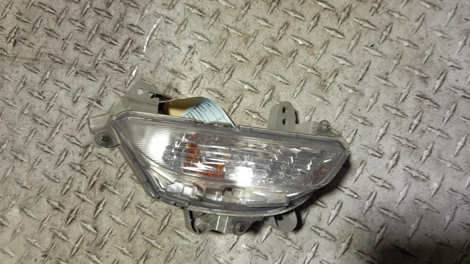 View Auto part Left Indicator/Fog/Side Mazda 3 2015