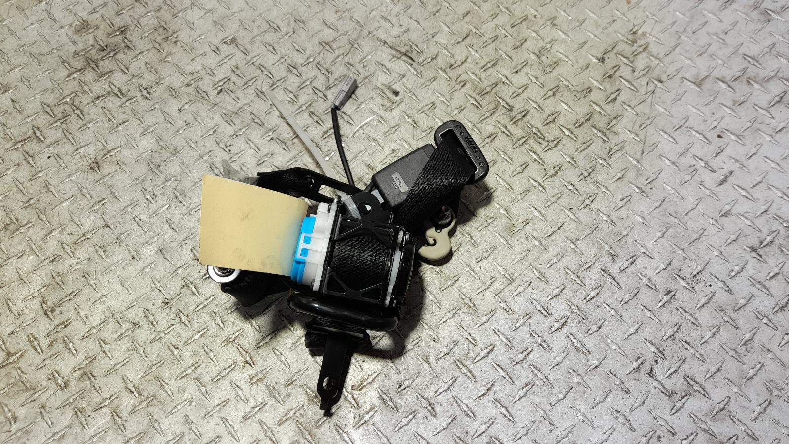 View Auto part Seatbelt/Stalk Mazda 3 2015