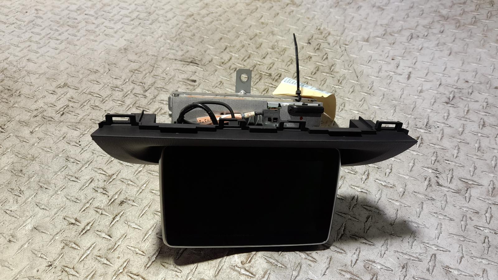 View Auto part Radio/Cd/Dvd/Sat/Tv Mazda 3 2015