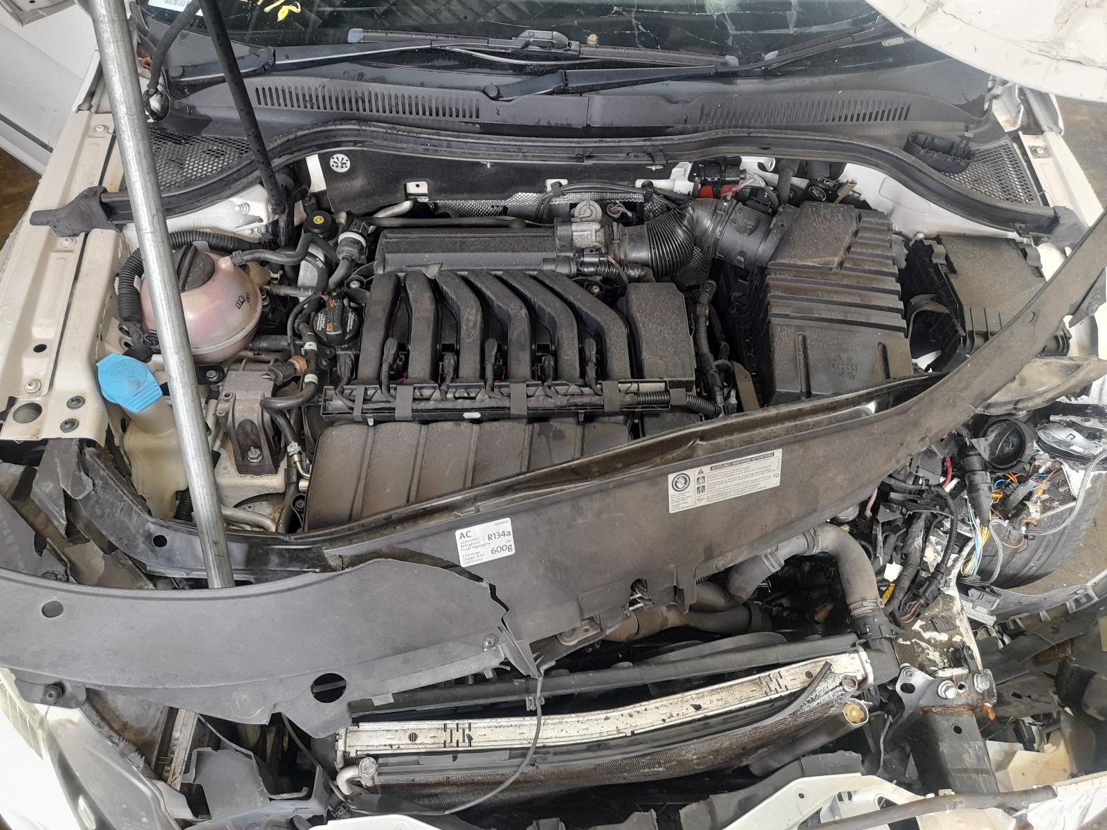 View Auto part Engine Volkswagen Passat 2011