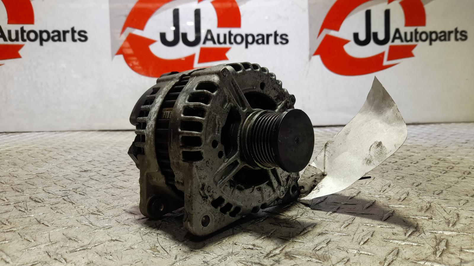 View Auto part Alternator Volkswagen Passat 2011