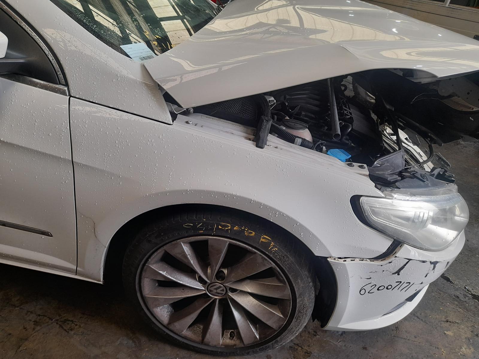 View Auto part Right Guard Volkswagen Passat 2011