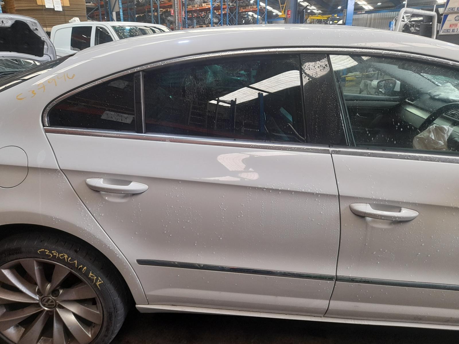 View Auto part Right Rear Door Sliding Volkswagen Passat 2011