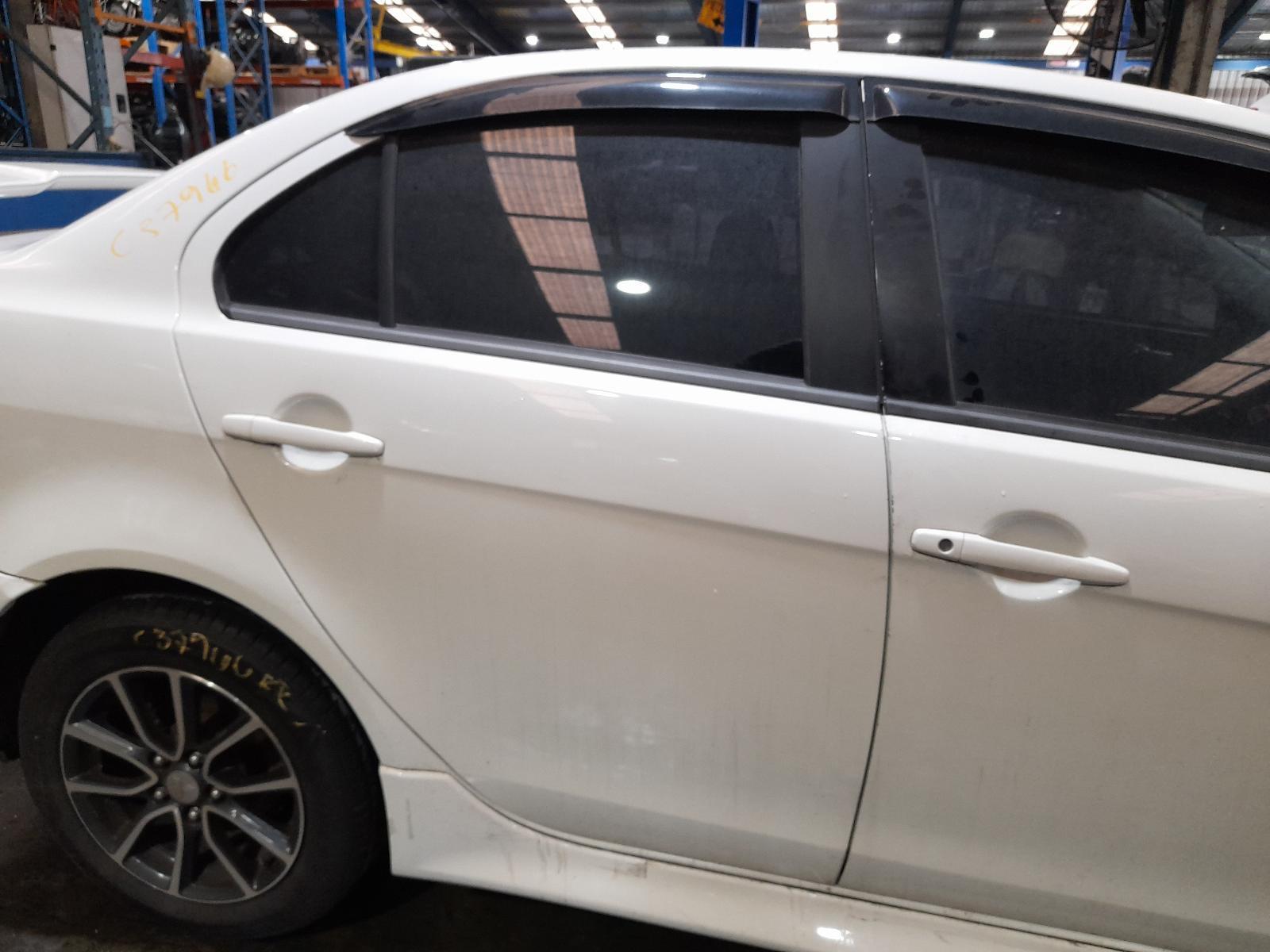 View Auto part Right Rear Door Sliding Mitsubishi Lancer 2015