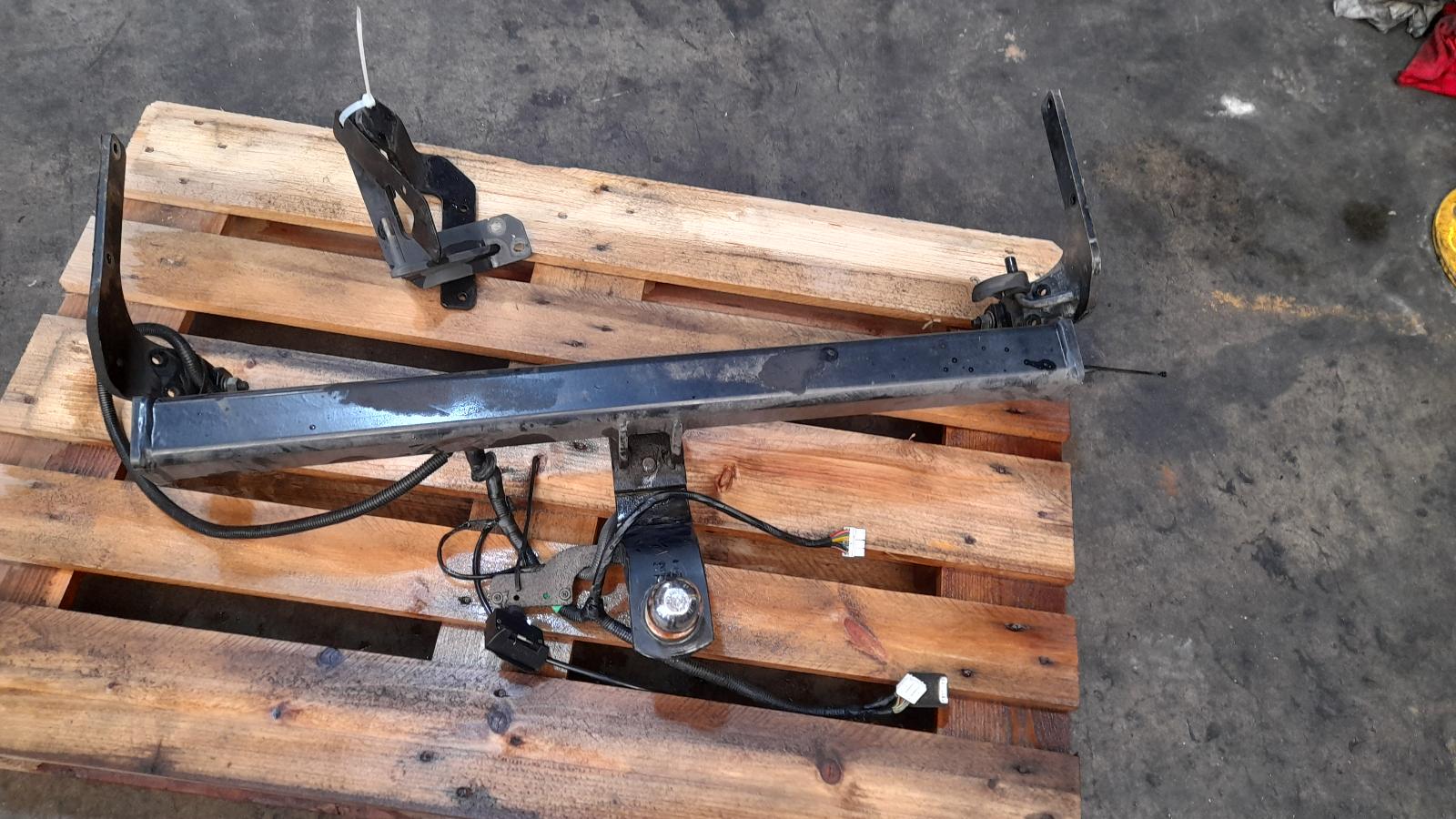 View Auto part Towbar Toyota Camry 2012