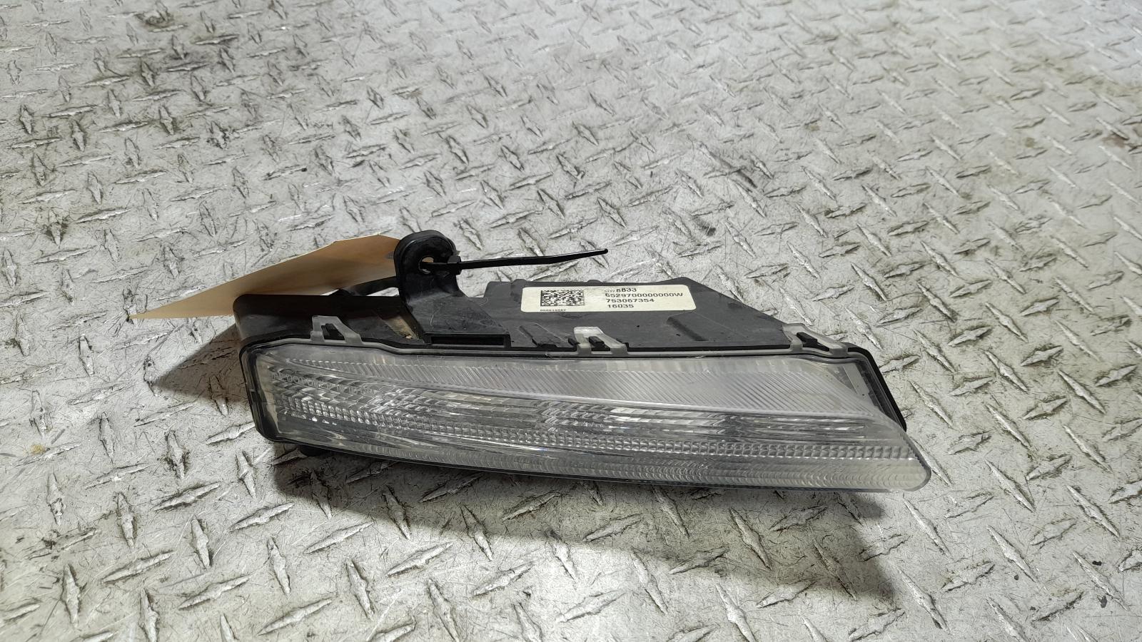 View Auto part Right Indicator/Fog/Side Holden Commodore 2016