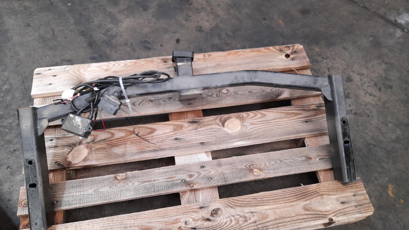View Auto part Towbar Holden Commodore 2016