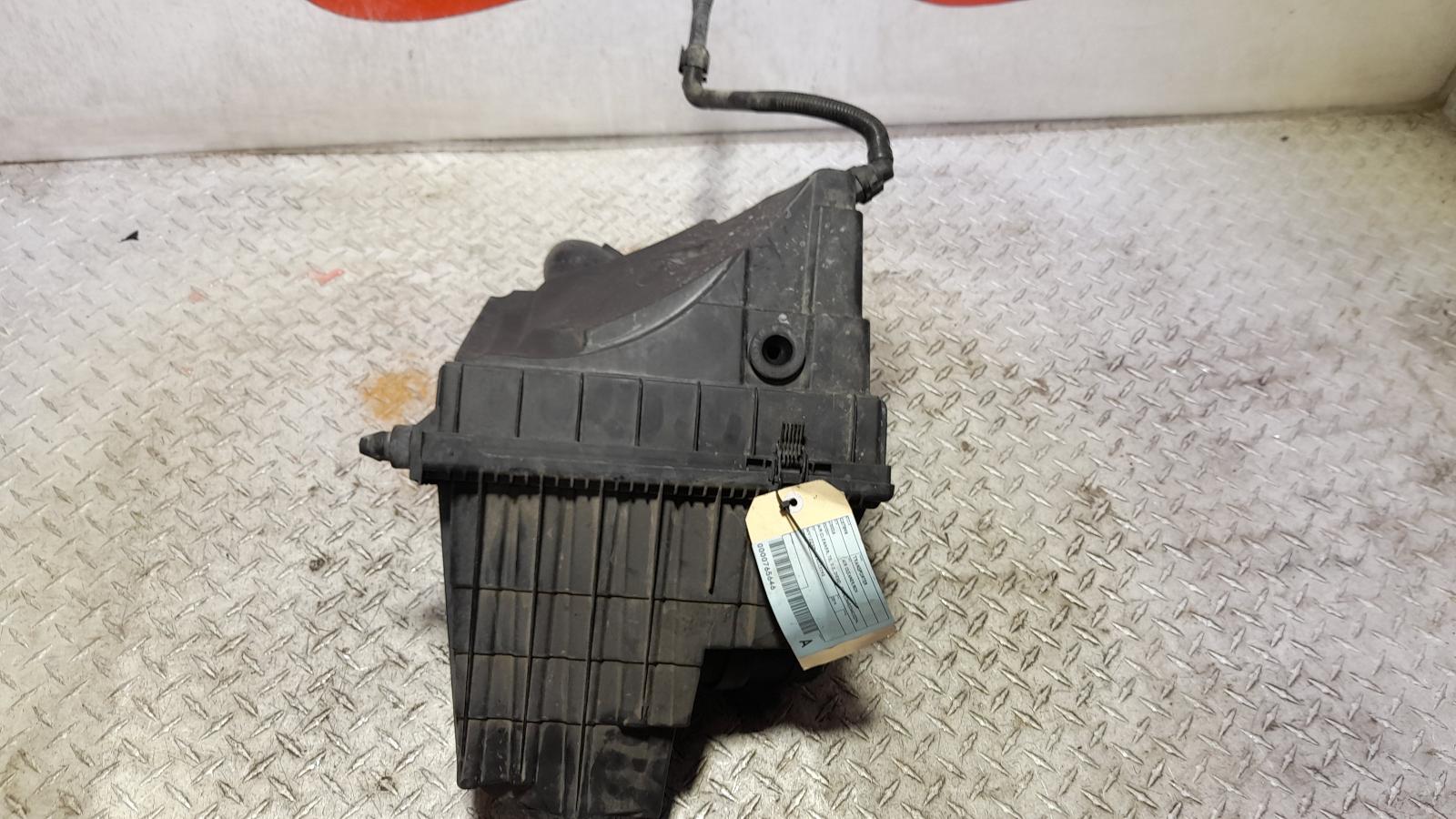 View Auto part Air Cleaner/Box Volkswagen Transporter 2014