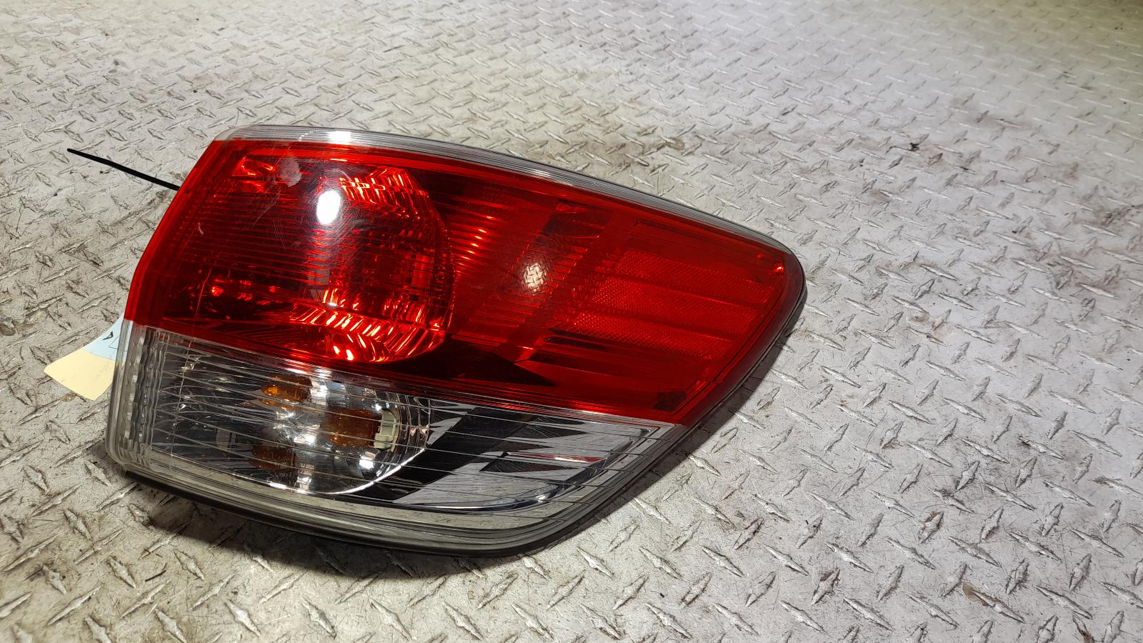 View Auto part Right Taillight Nissan Pathfinder 2015