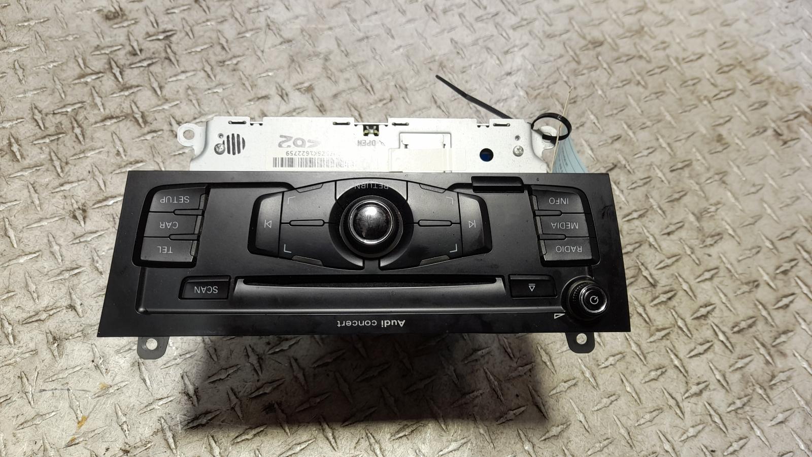 View Auto part Radio/Cd/Dvd/Sat/Tv Audi A4 2011