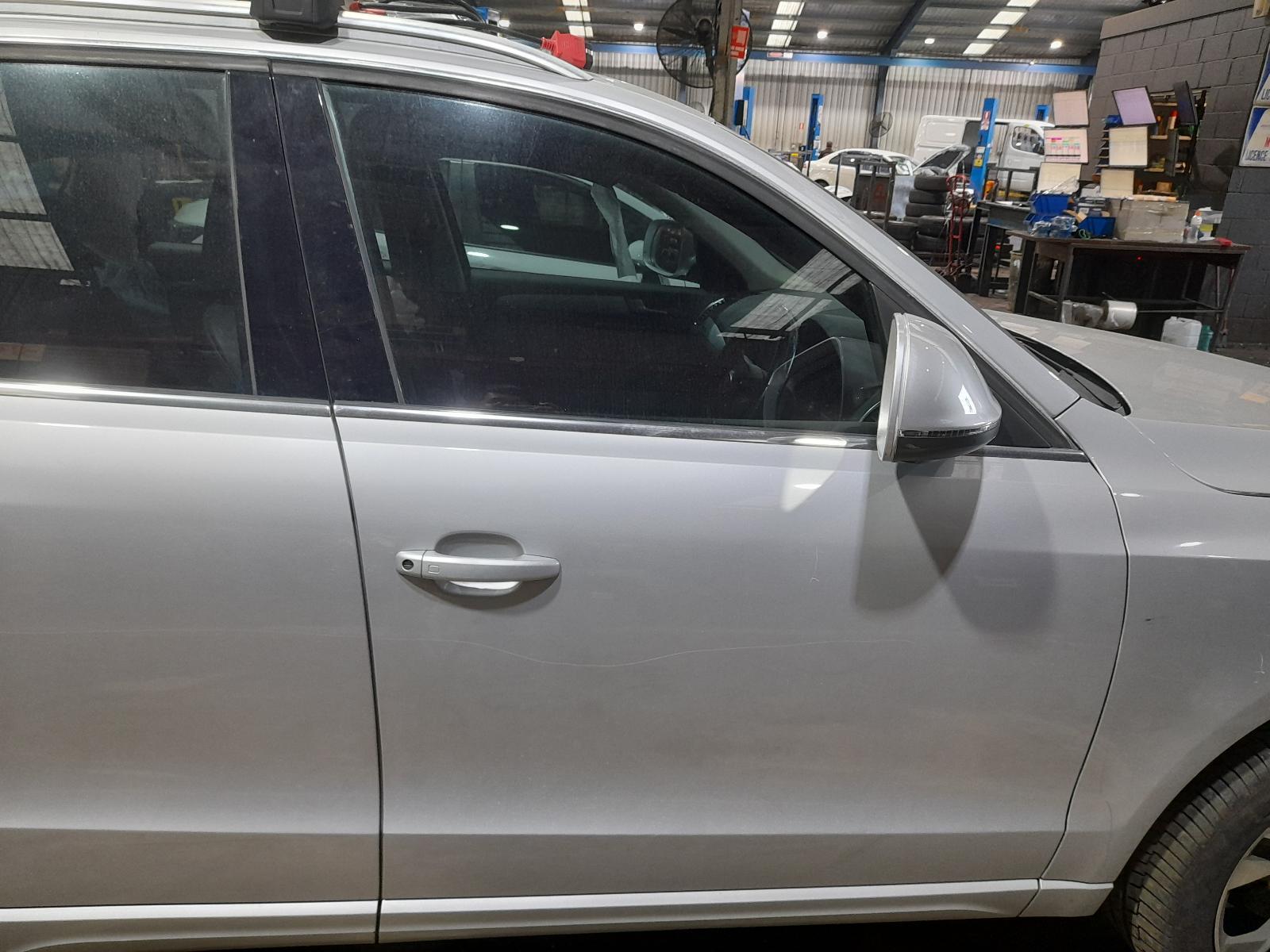 View Auto part Right Front Door Audi Q5 2011