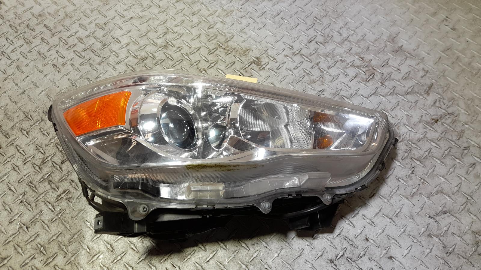 View Auto part Right Headlamp Mitsubishi Asx 2011