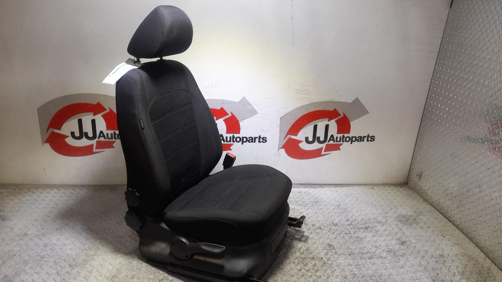 View Auto part Front Seat Volkswagen Amarok 2017