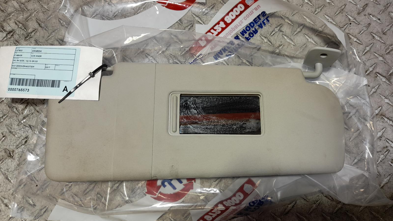 View Auto part Sunvisor Volkswagen Amarok 2017