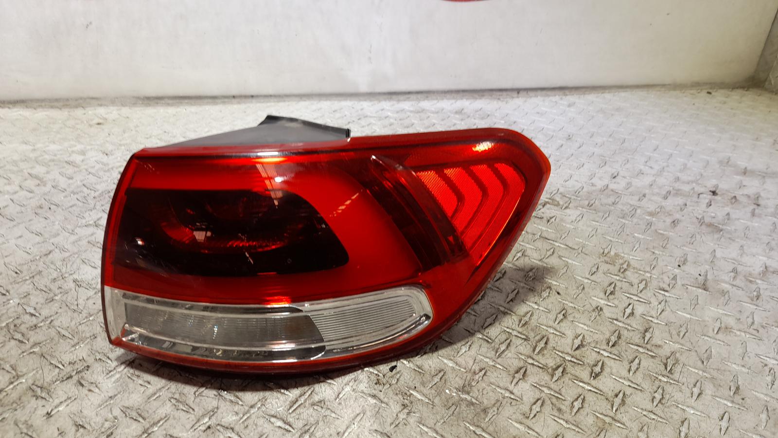View Auto part Right Taillight Kia Sorento 2016