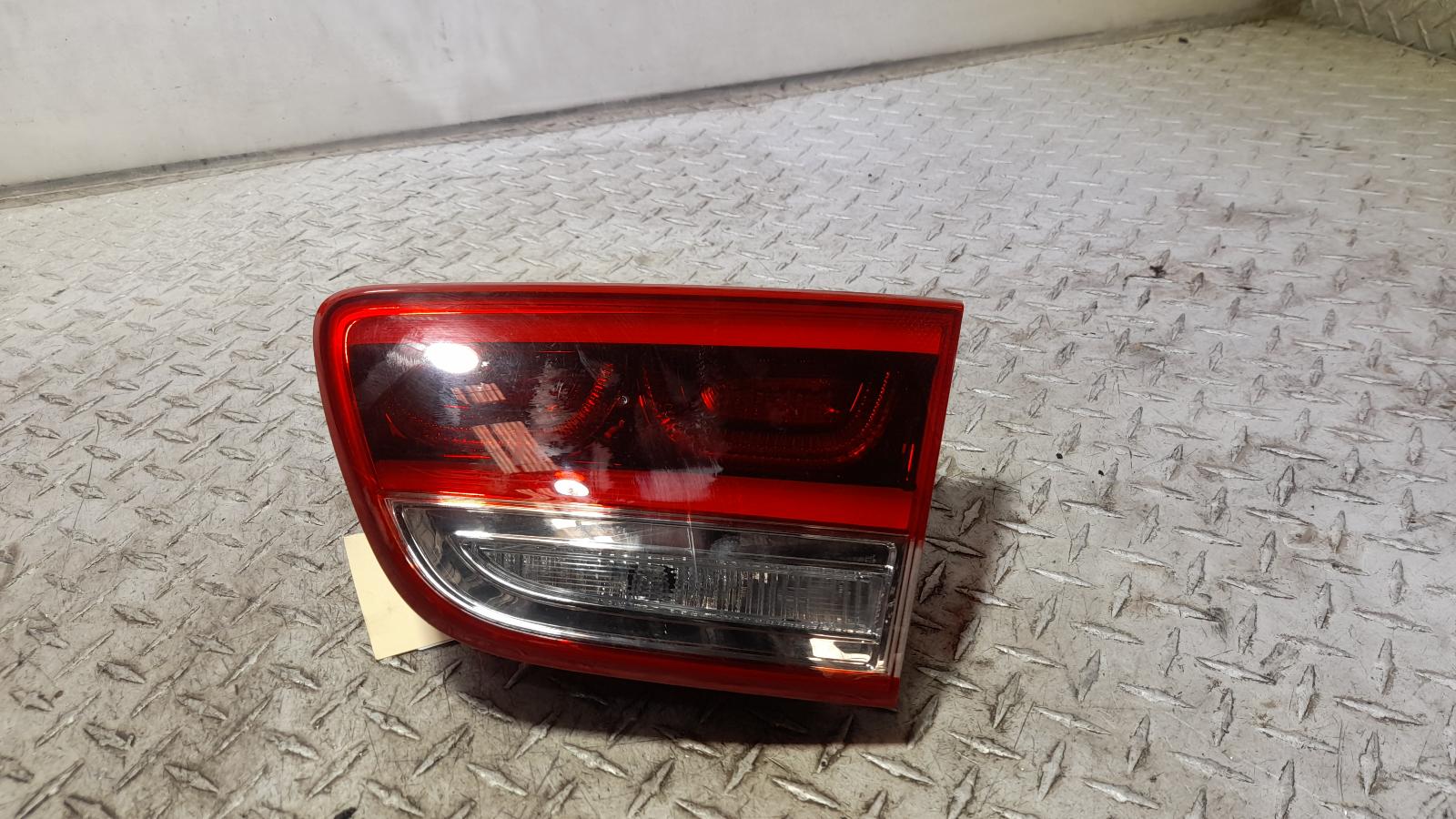 View Auto part Rear Garnish Kia Sorento 2016