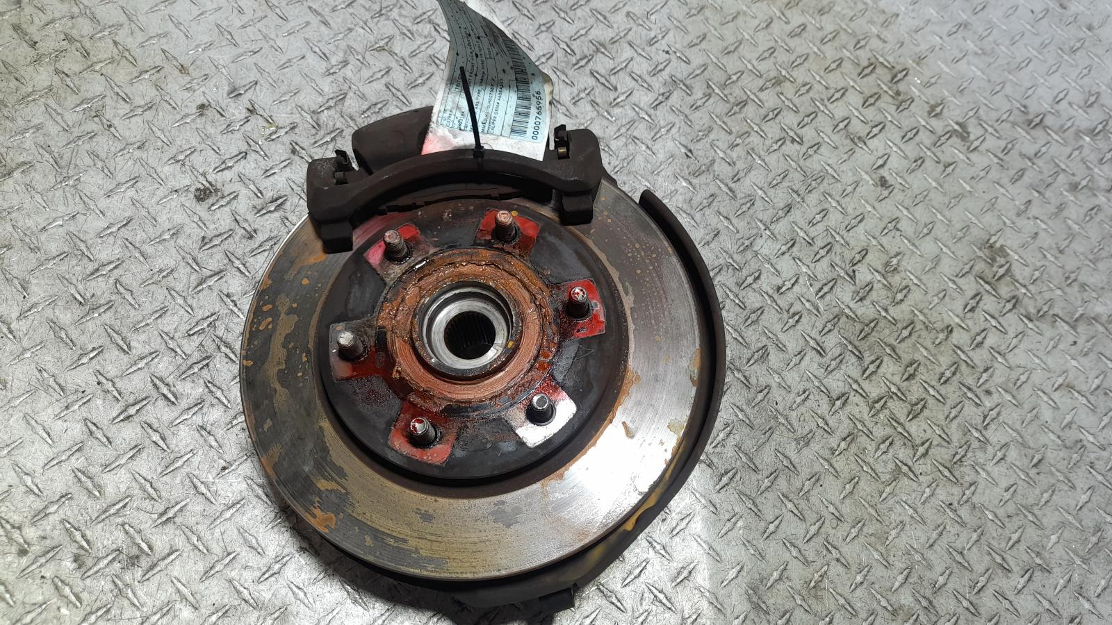 View Auto part Right Front Hub Assembly Mitsubishi Triton 2020