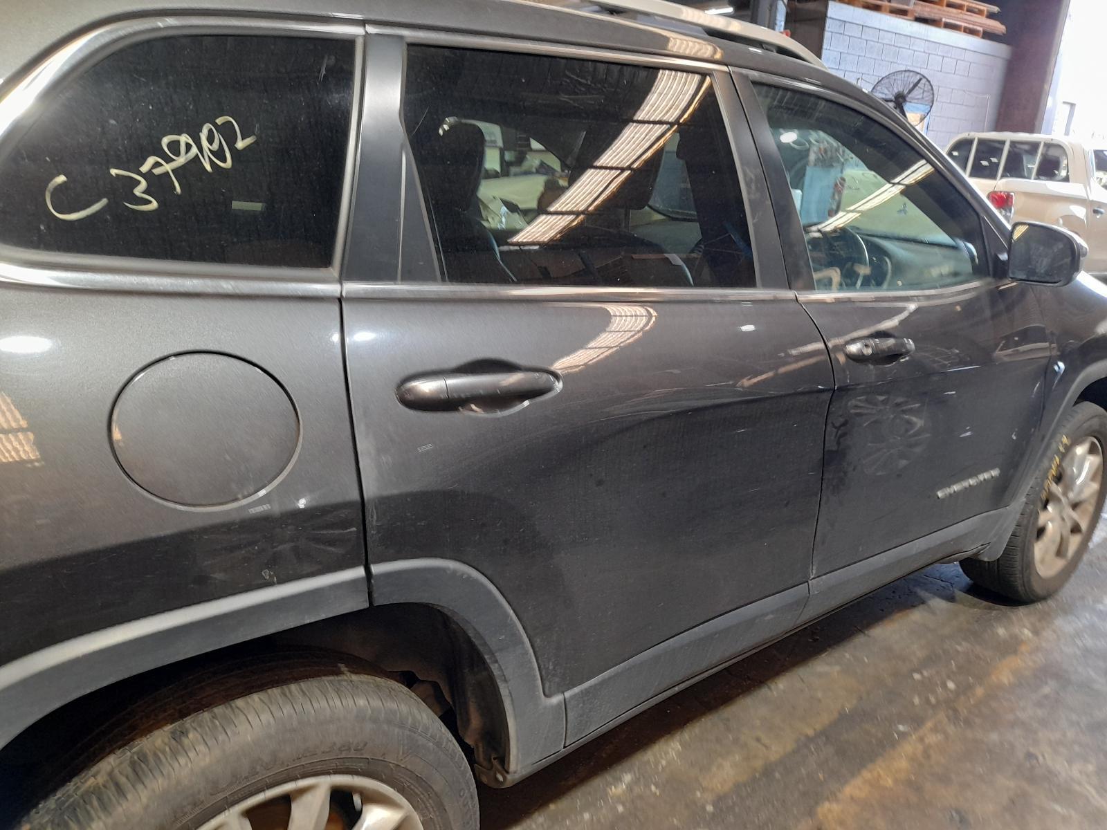 View Auto part Right Rear Door Sliding Jeep Cherokee 2014