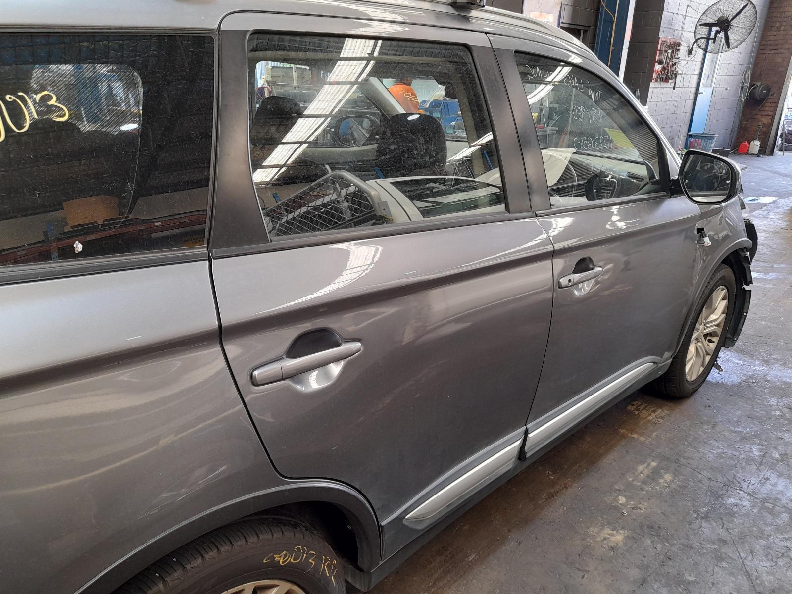 View Auto part Right Rear Door Sliding Mitsubishi Outlander 2019