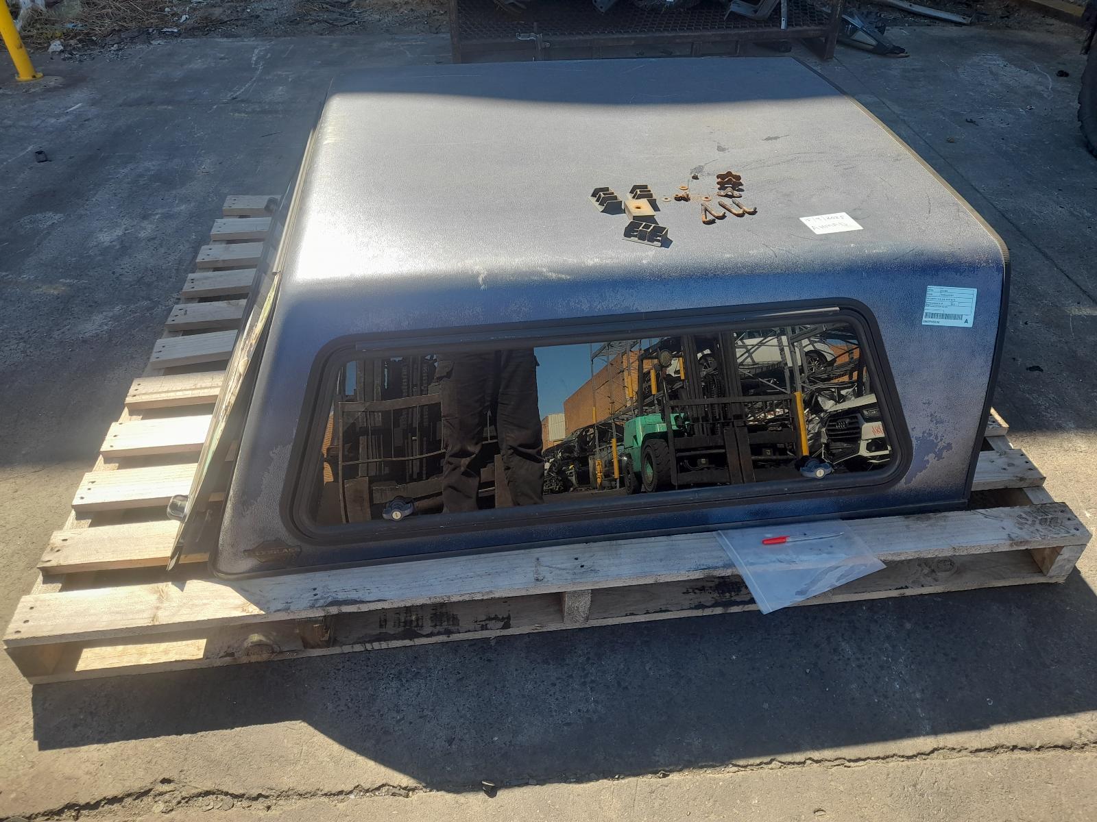 View Auto part Tonneau/Cover Nissan Navara 2010