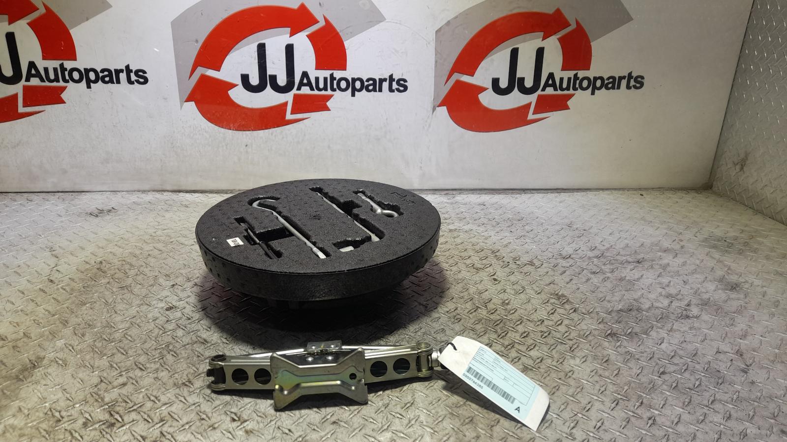 View Auto part Jack/Tool Kit Honda Civic 2017
