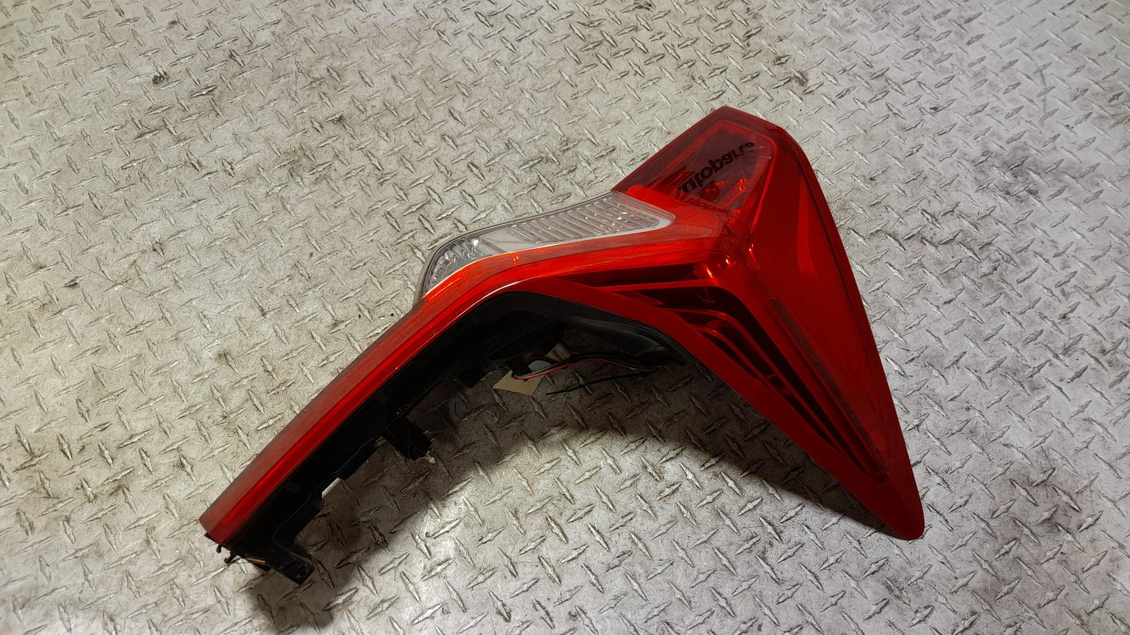 View Auto part Right Taillight Mitsubishi Pajero 2015