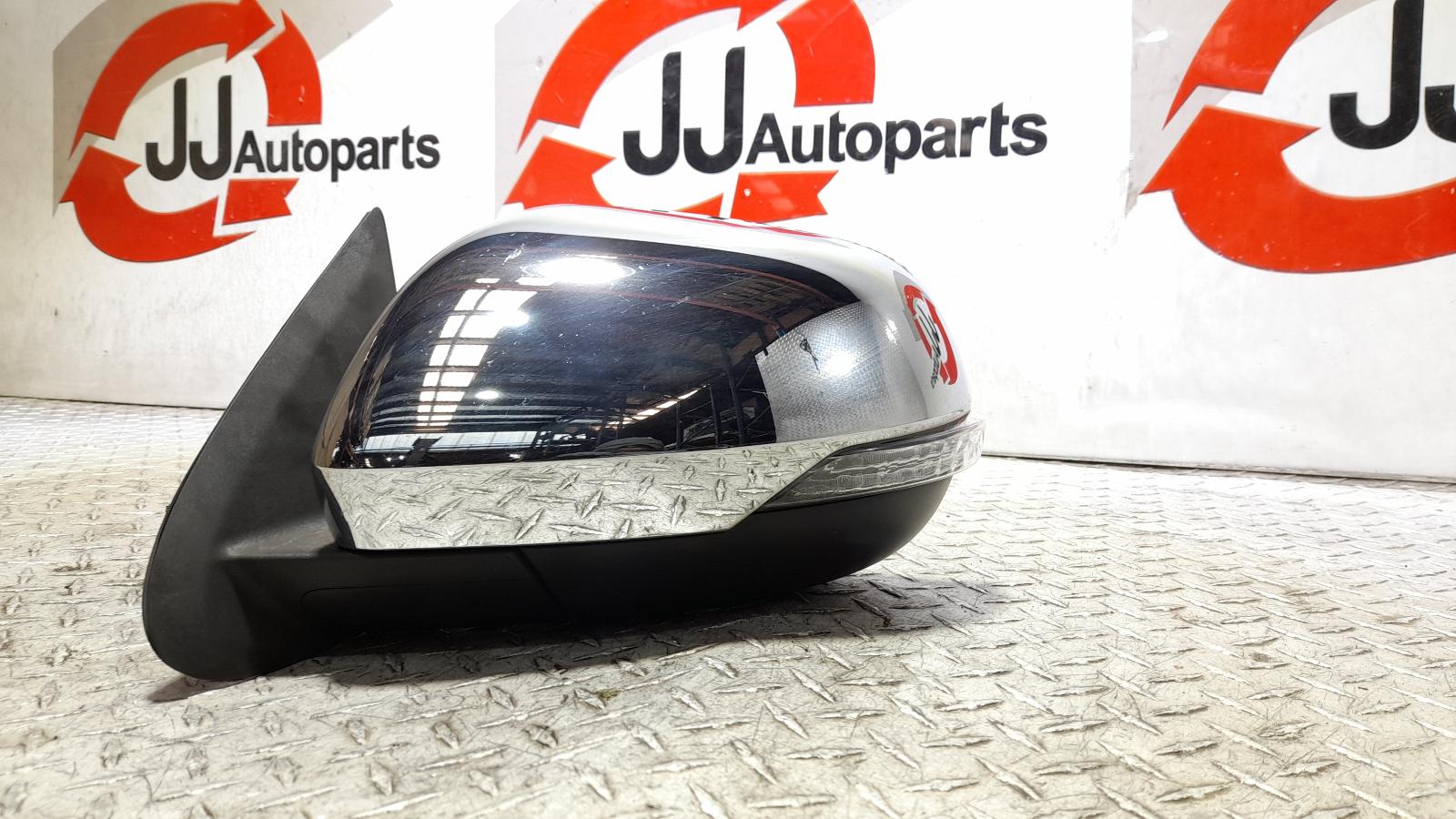 View Auto part Left Door Mirror Mitsubishi Triton 2021