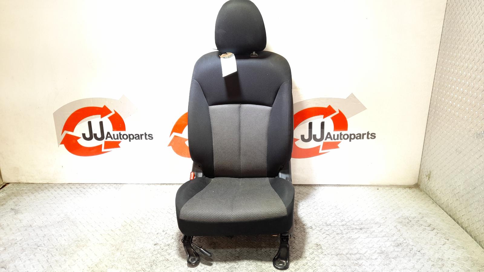 View Auto part Front Seat Mitsubishi Triton 2021