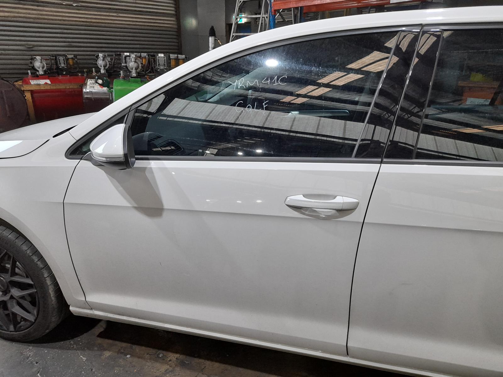 View Auto part Left Front Door Volkswagen Golf 2018